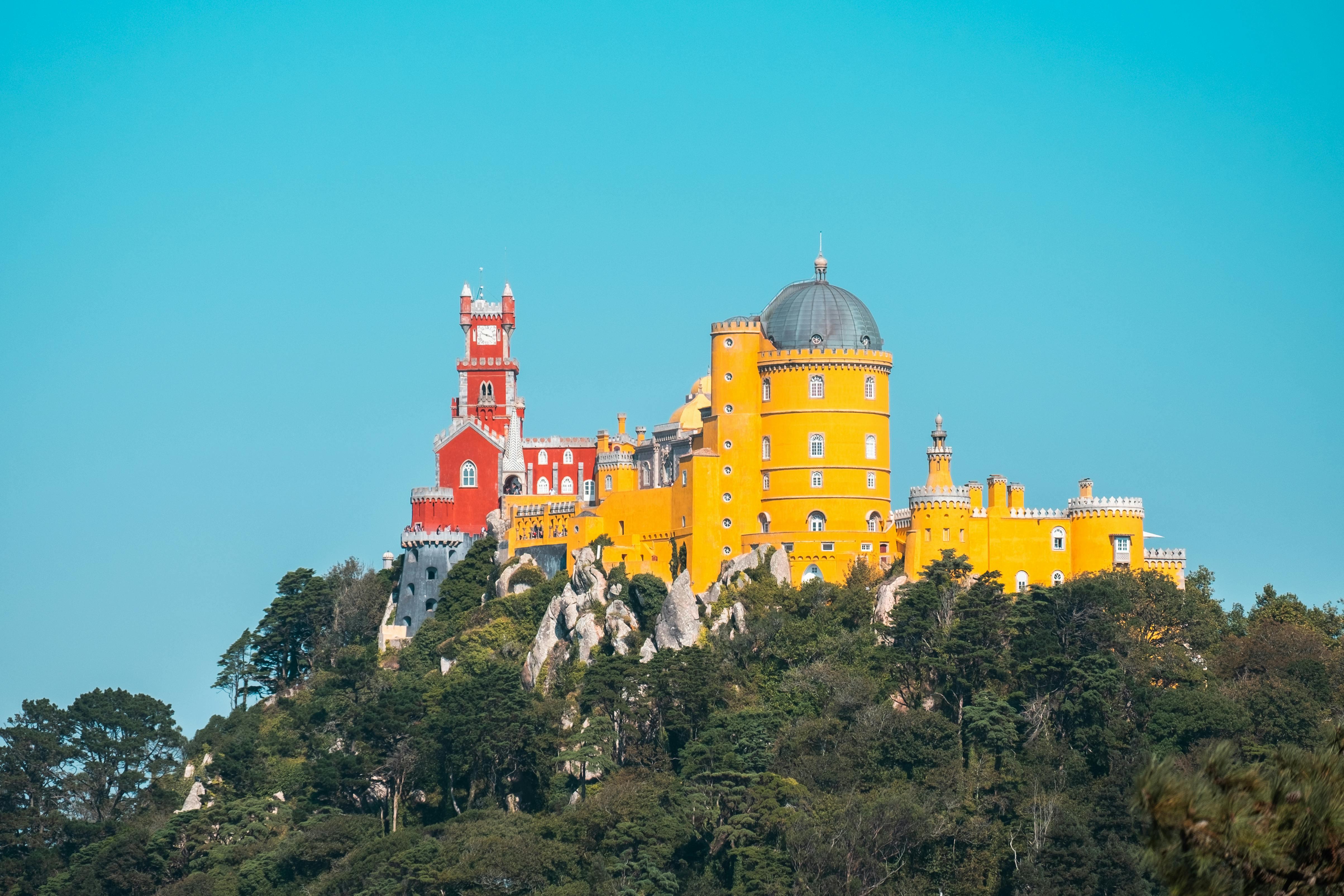 Sintra, Pena Palace, Regaleira, Cabo da Roca & Cascais Day Tour from Lisbon