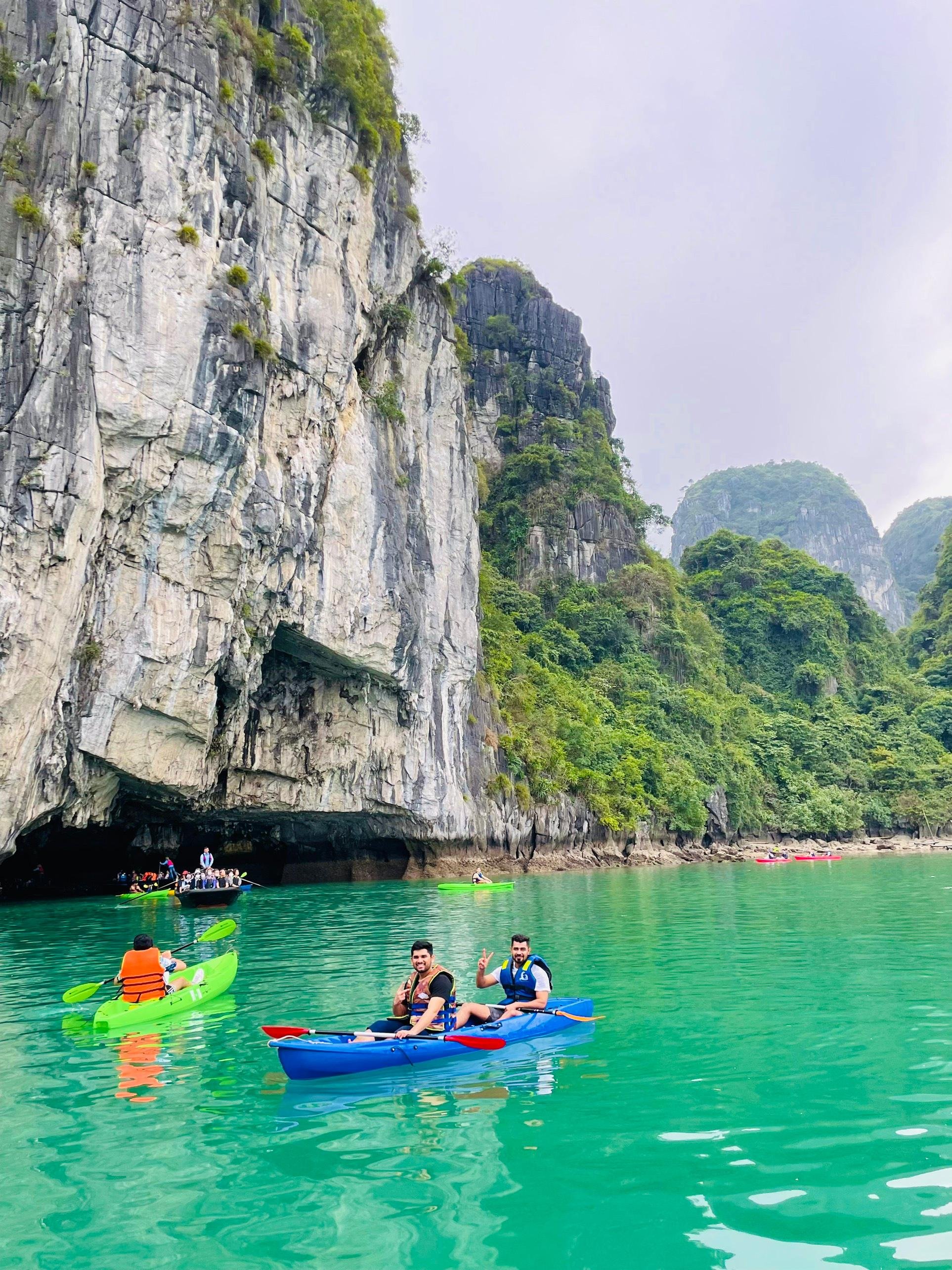 Ha Long Bay 2-Day Overnight Boat Cruise from Hanoi