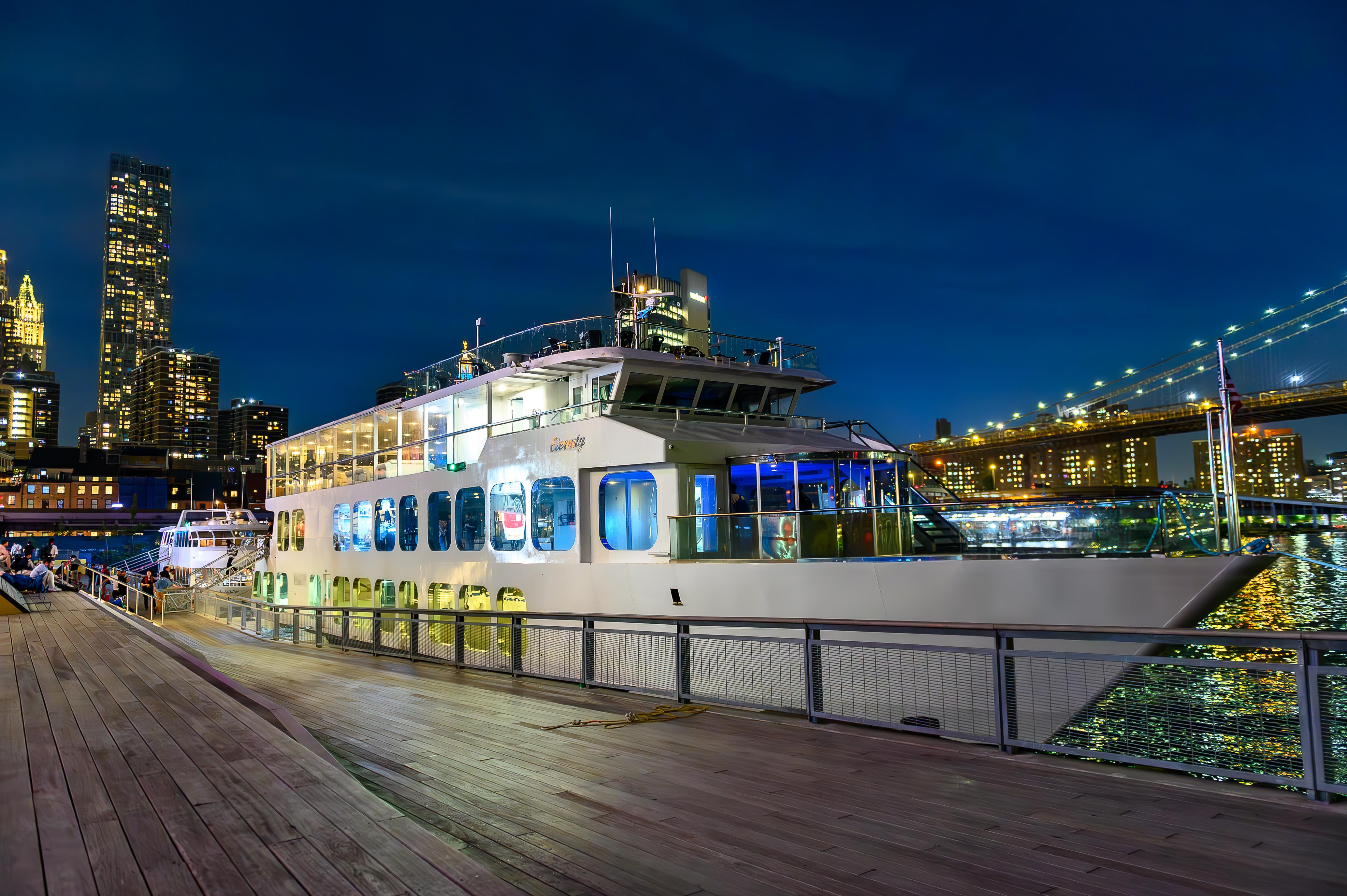 NYC Signature Dinner Cruise aboard the Luxury Yacht Eternity