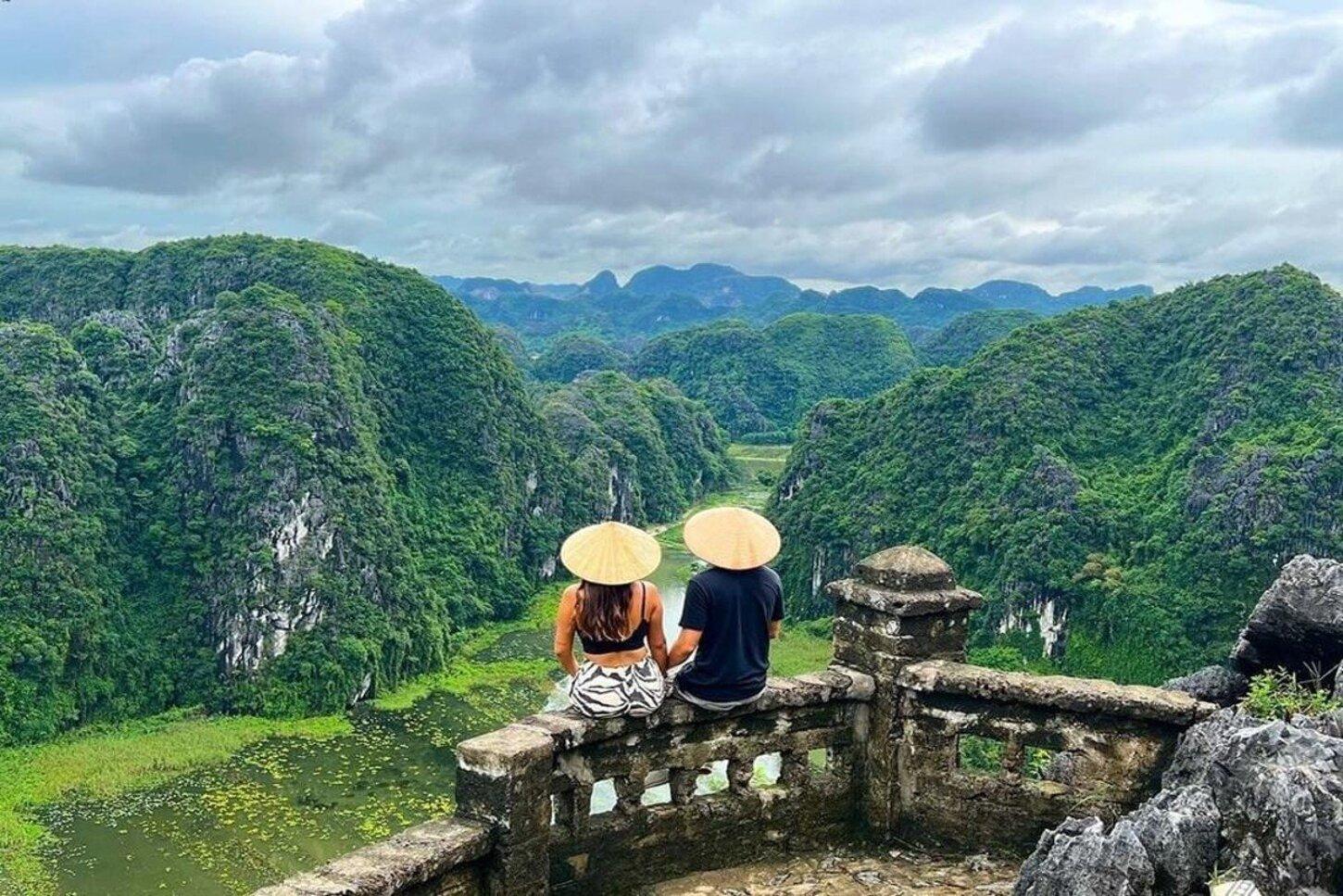 Ninh Binh Full-Day: Trang An Boat, Bai Dinh, Hoa Lu & Mua Cave Sunset