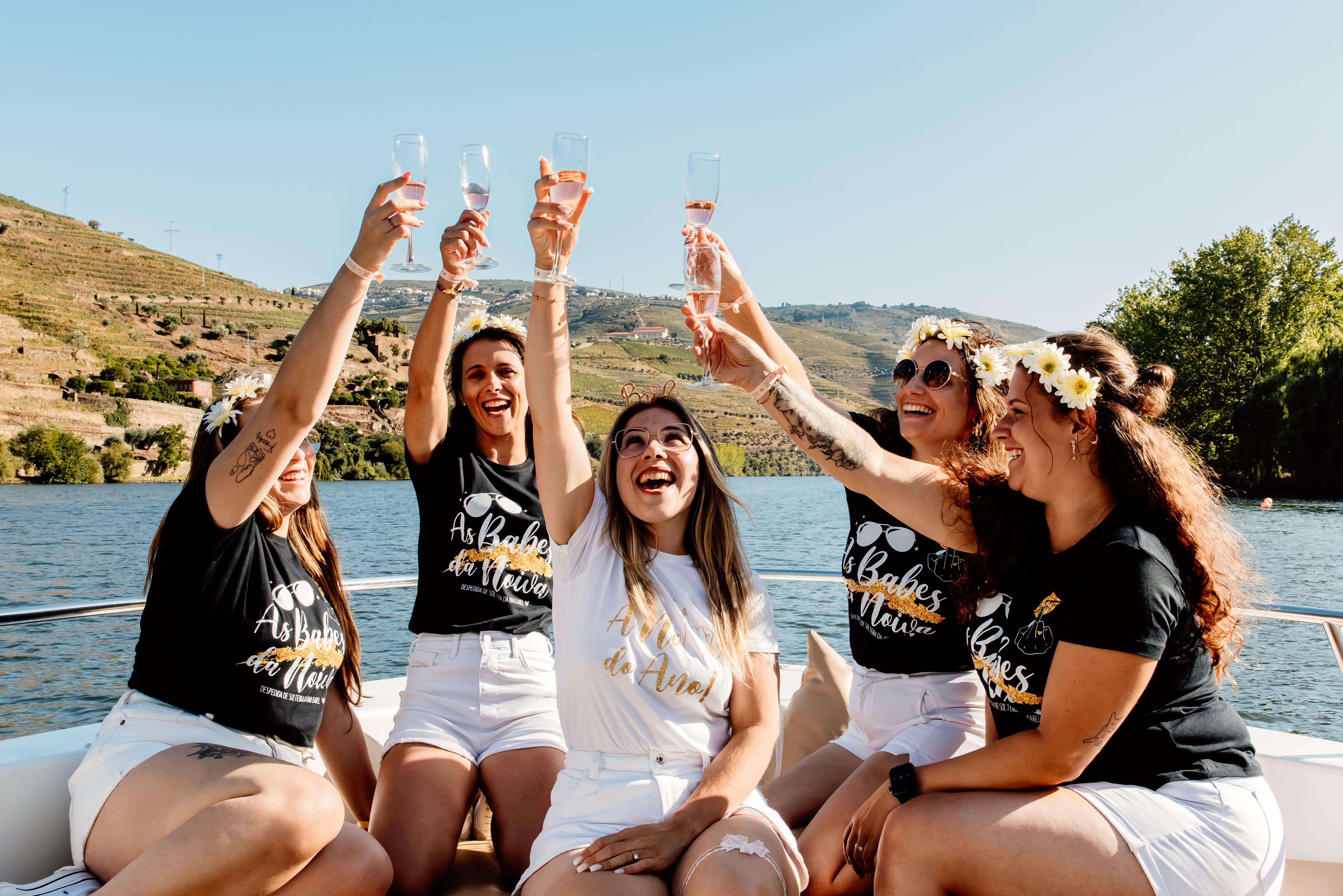 Pinhão Sunset Cruise with Sparkling Wine – Douro Valley
