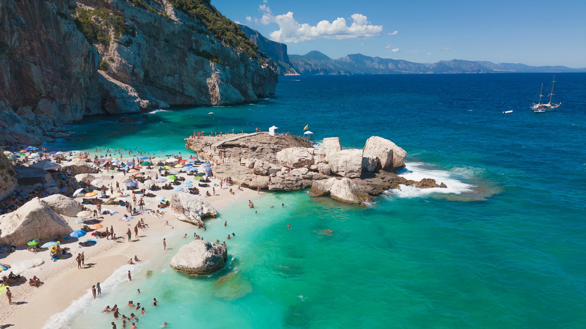 Cala Gonone: Gulf of Orosei Dinghy Cruise with Swim Stops - the Gulf of Orosei, Sardinia