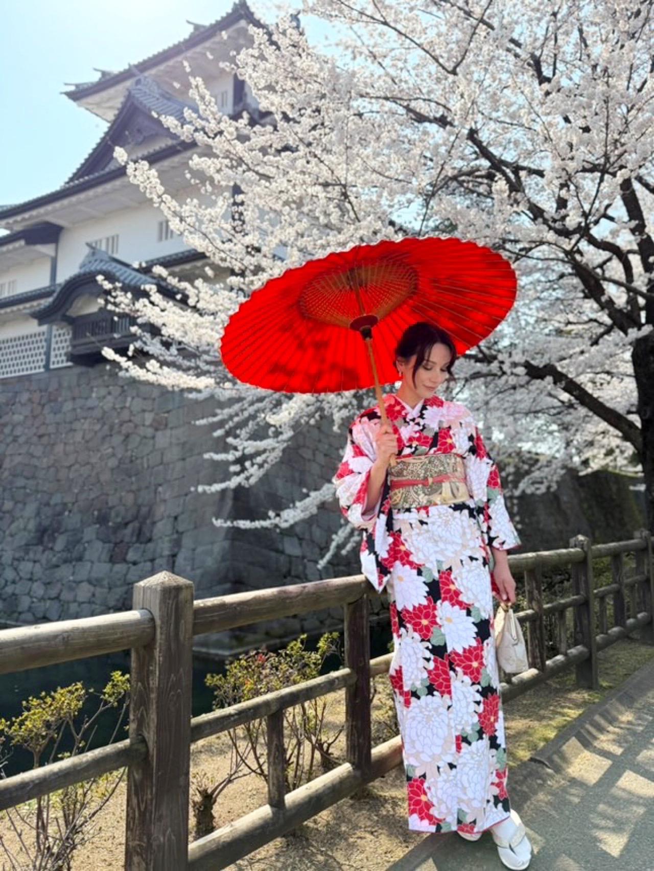 Osaka: Family-Friendly Kimono & Yukata Experience at WARGO