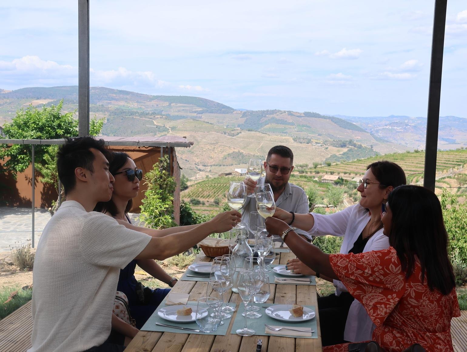 Douro Valley Wine Estate Tour with River Cruise & Lunch