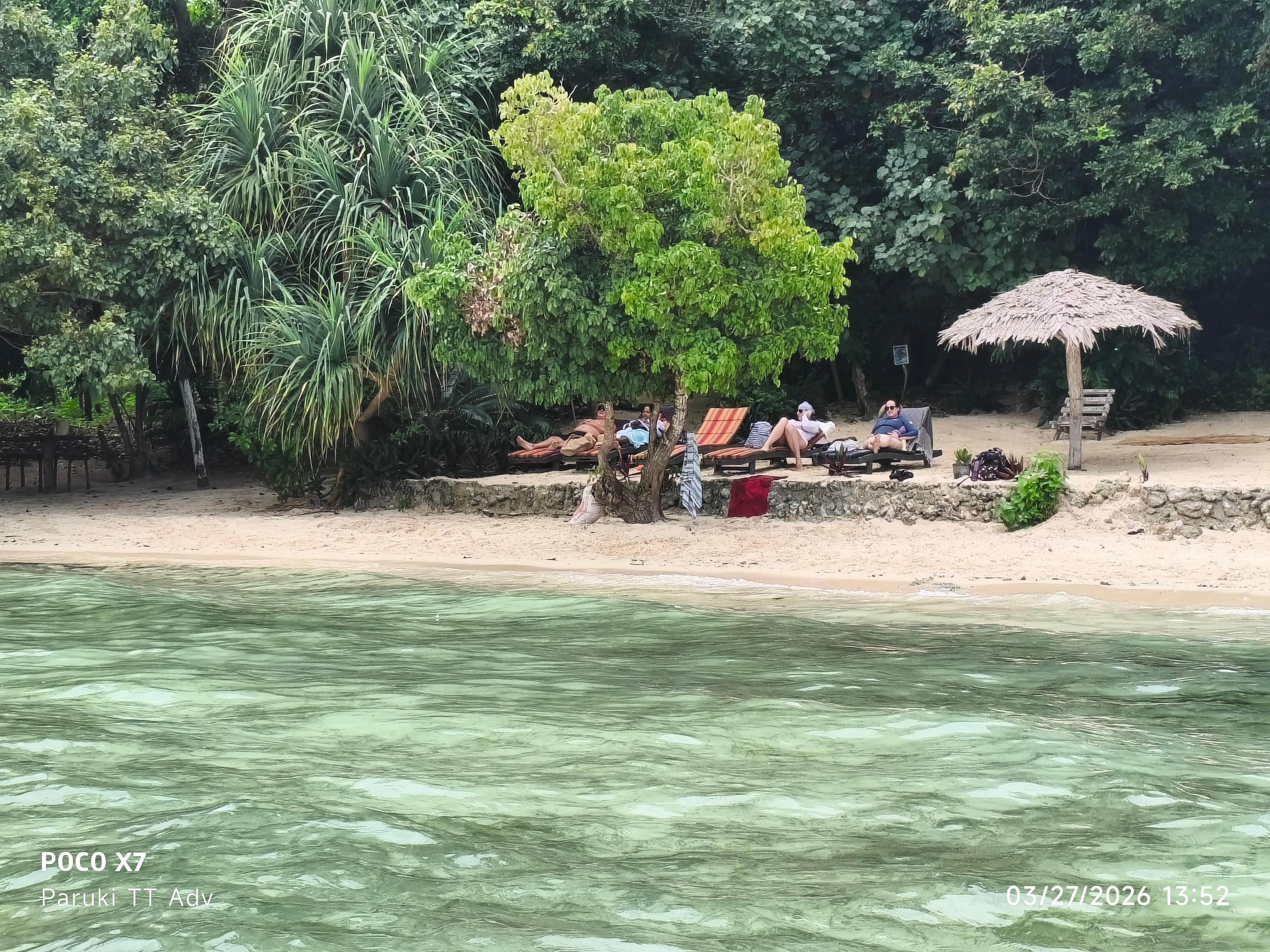 Moso Island Blue Cave & Snorkel Adventure with Beachside Lunch