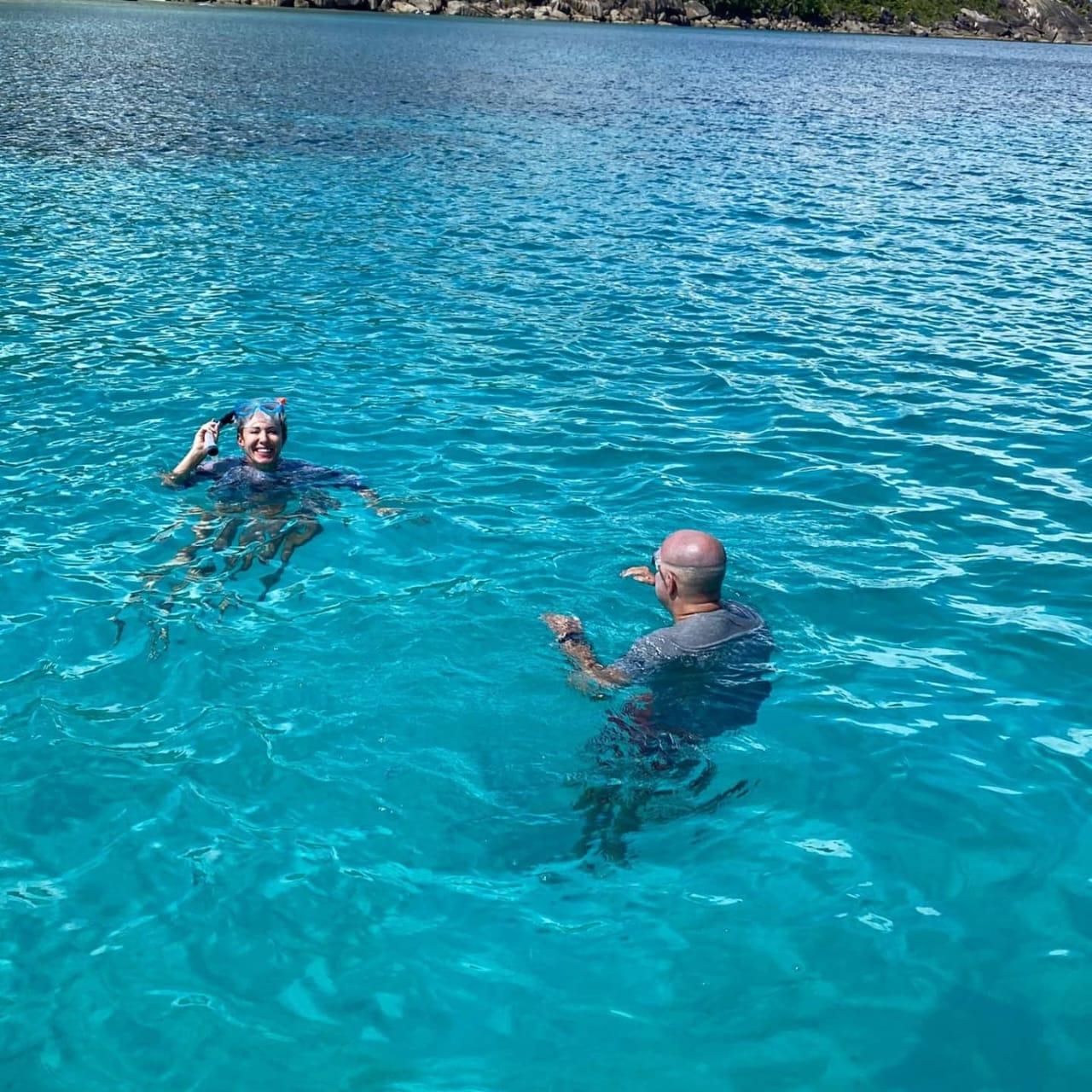 Ste. Anne Marine Park Full-Day Glass-Bottom Boat & Crystal Kayak Adventure