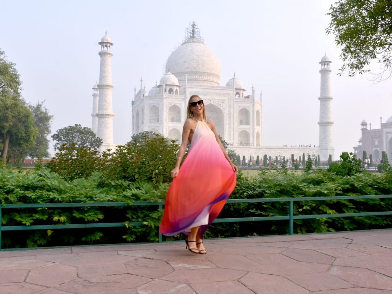 Agra Private Taj Mahal Photoshoot with Entry Ticket