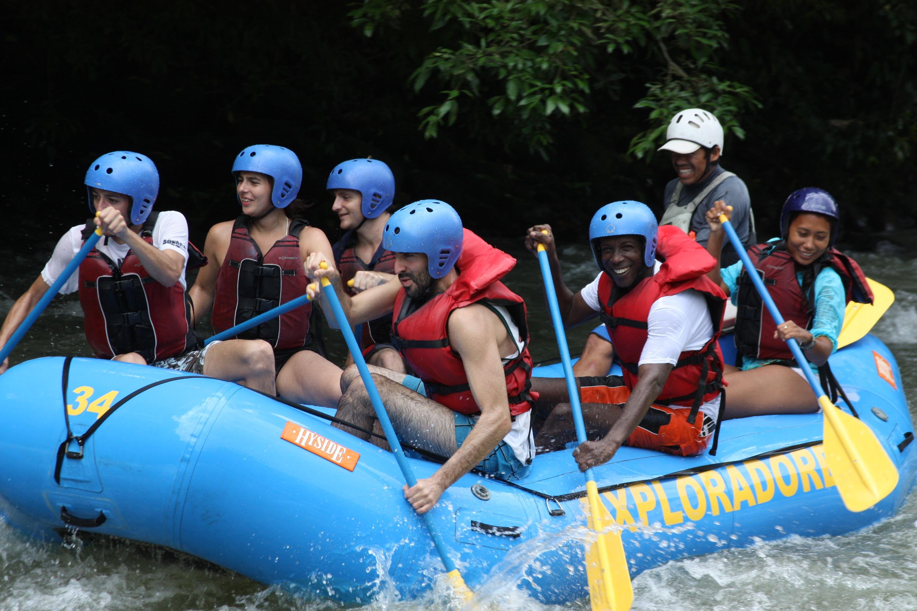 Pacuare River Whitewater Rafting: Class III–IV Rapids Day Trip from San José