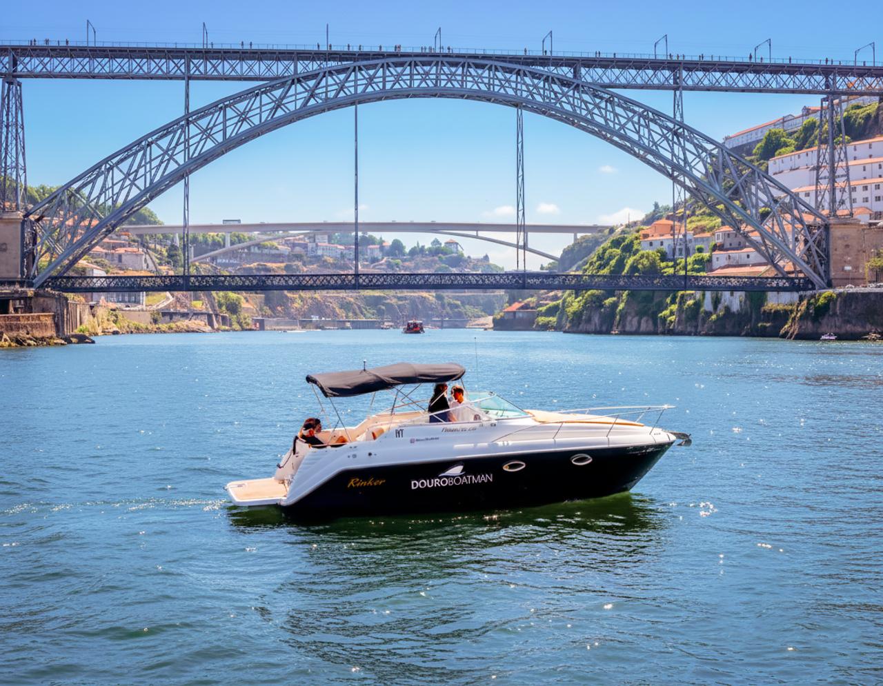 Douro River Yacht Cruise with Wine Tasting