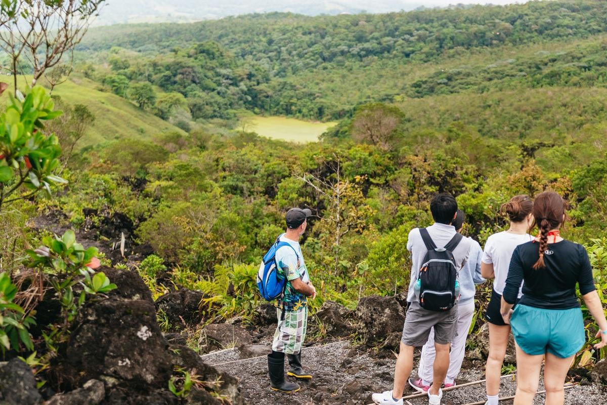 La Fortuna: Waterfall, Volcano & Hot Springs Full-Day Tour