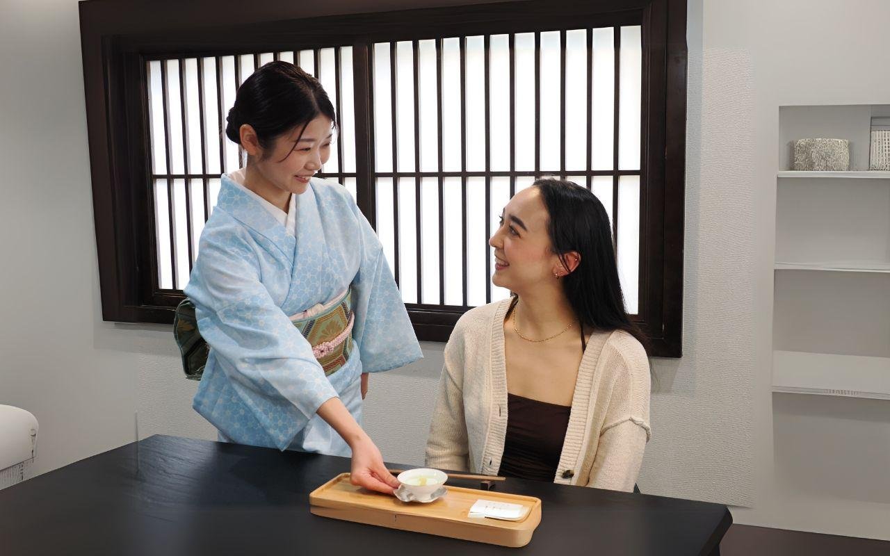 Traditional Tea Ceremony with Tea Master in Tokyo