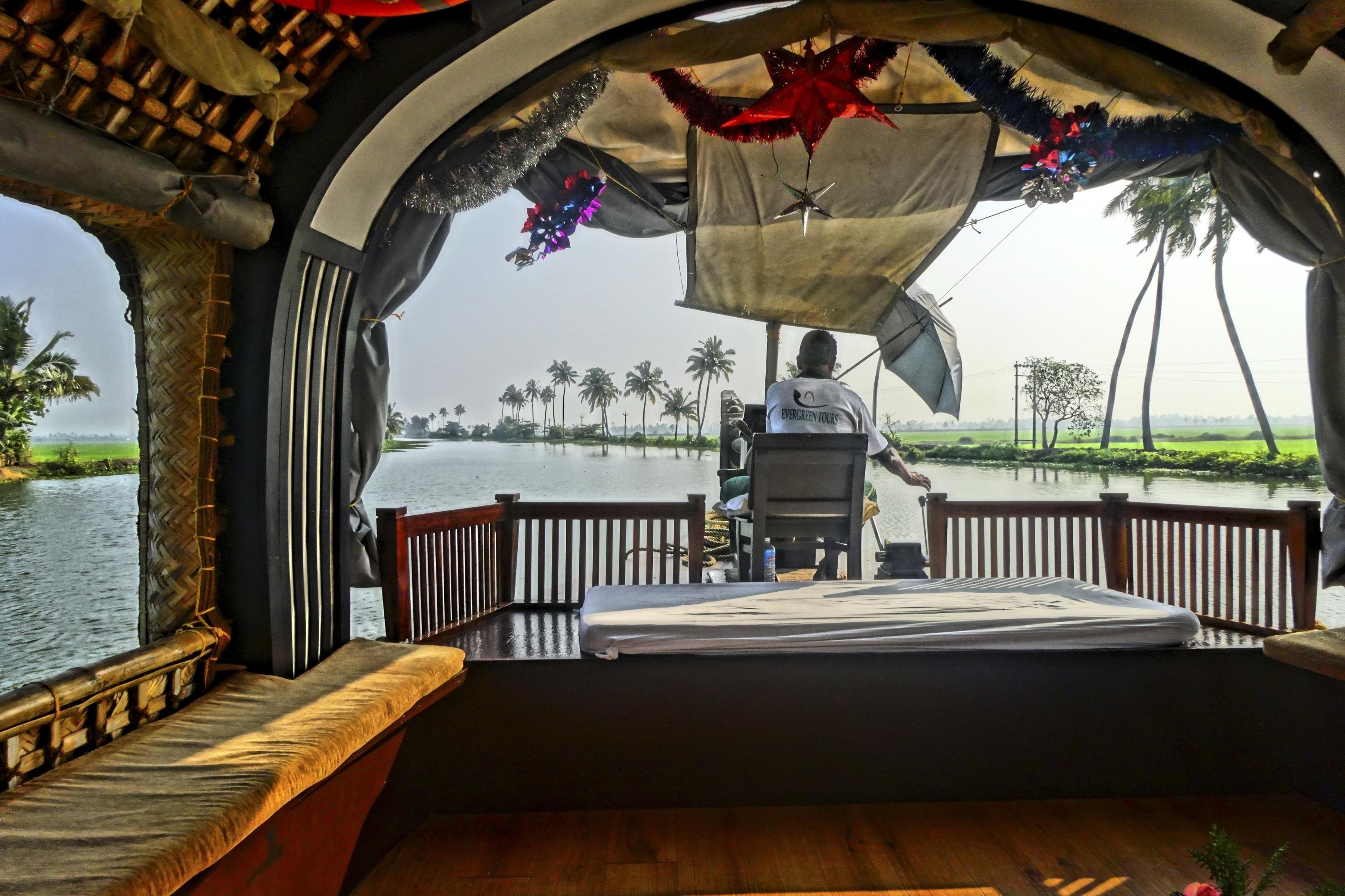 5-Day Private Kerala Escape: Munnar, Thekkady & Alleppey