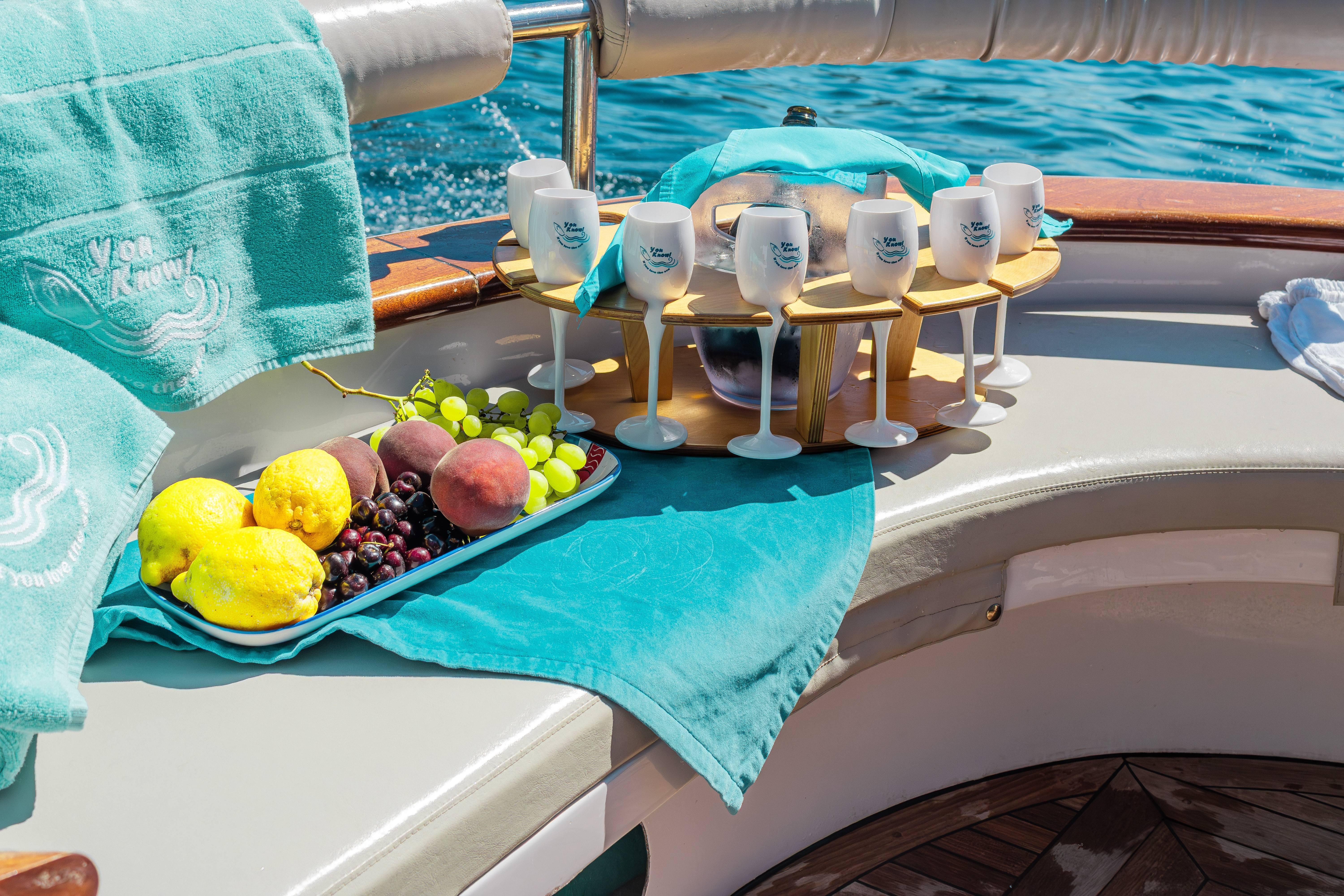 Capri Small-Group Boat Tour from Positano with Lunch & Drinks