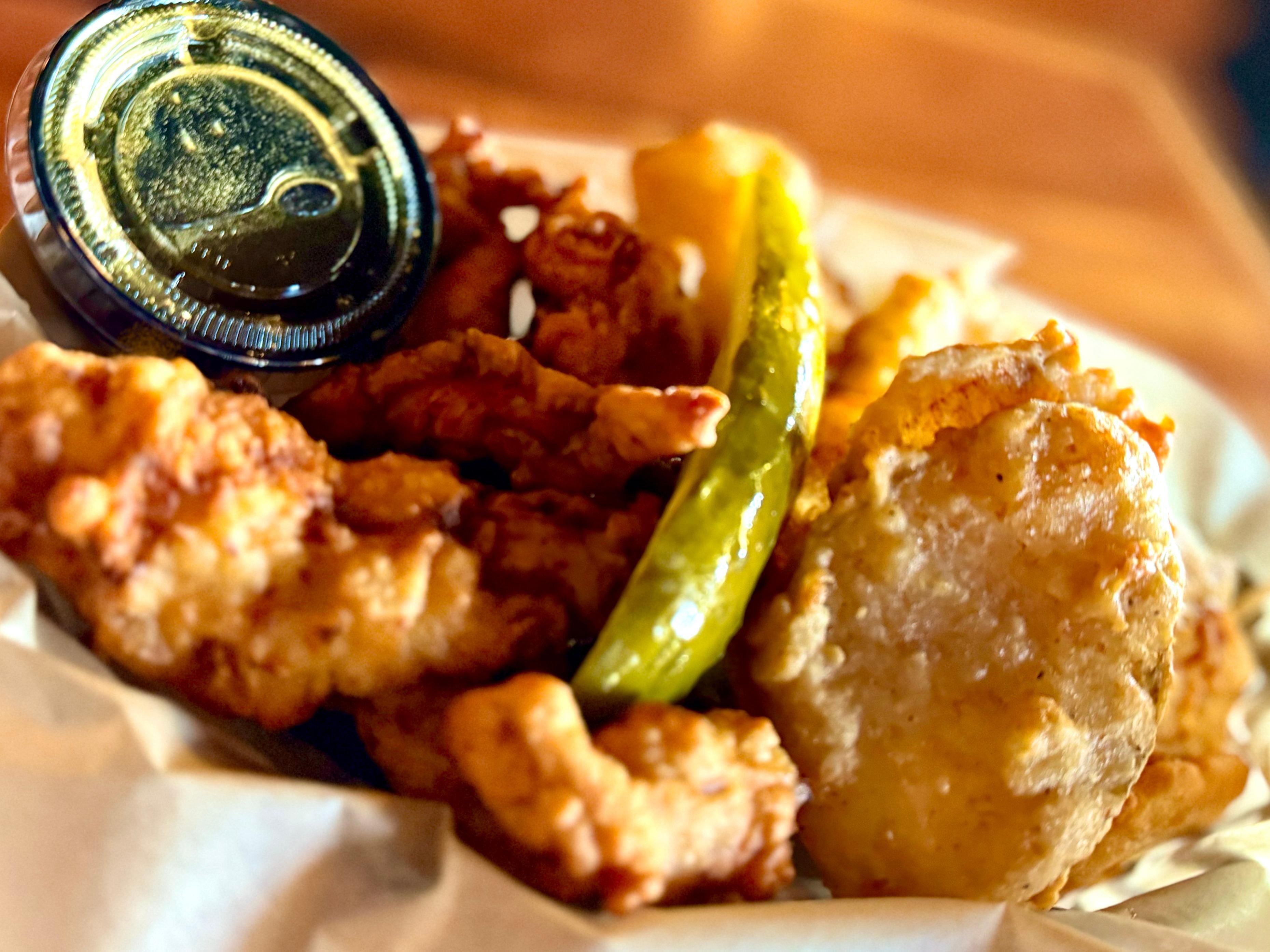 Savannah: Historic District Guided Food Tour with 5 Tastings