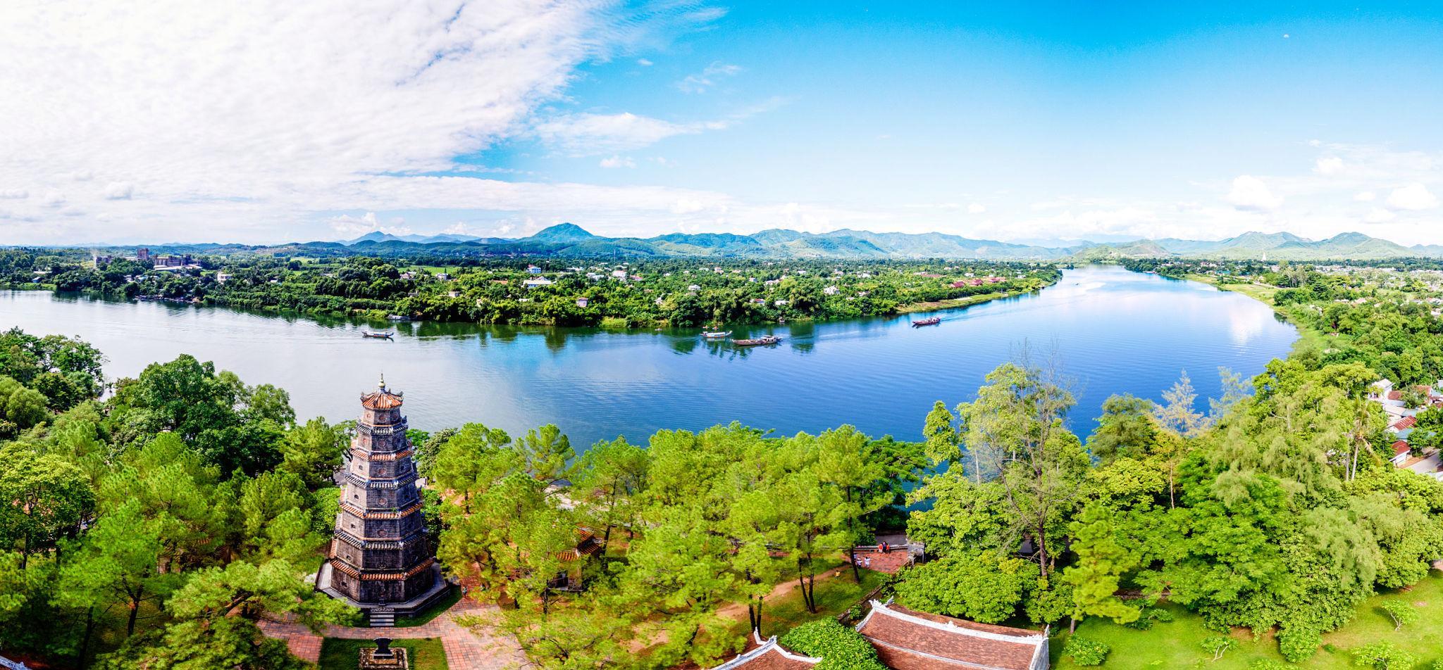 Hue Imperial City, Royal Tombs & Perfume River Discovery