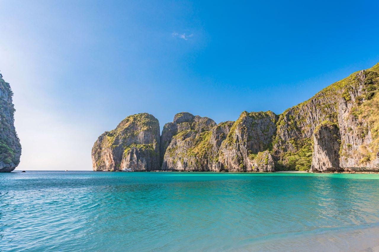 Phuket: Phi Phi, Maya, and James Bond Island Day Cruise