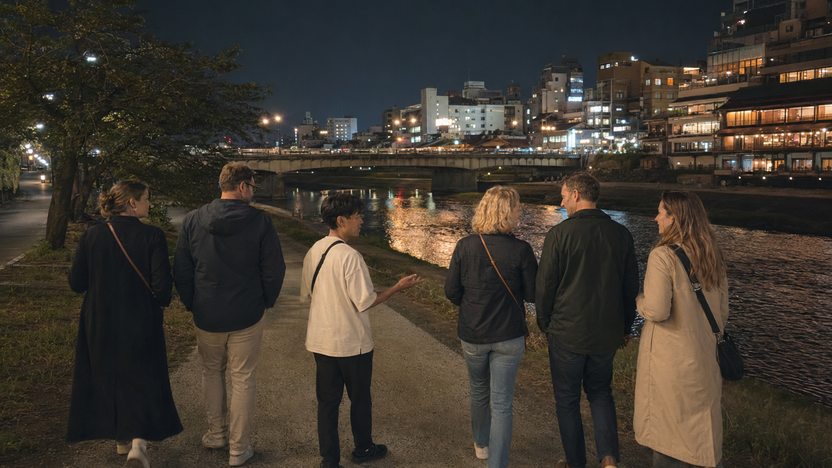 Tour privado a pie por Kioto al atardecer: Gion, Pontocho y el santuario Yasaka