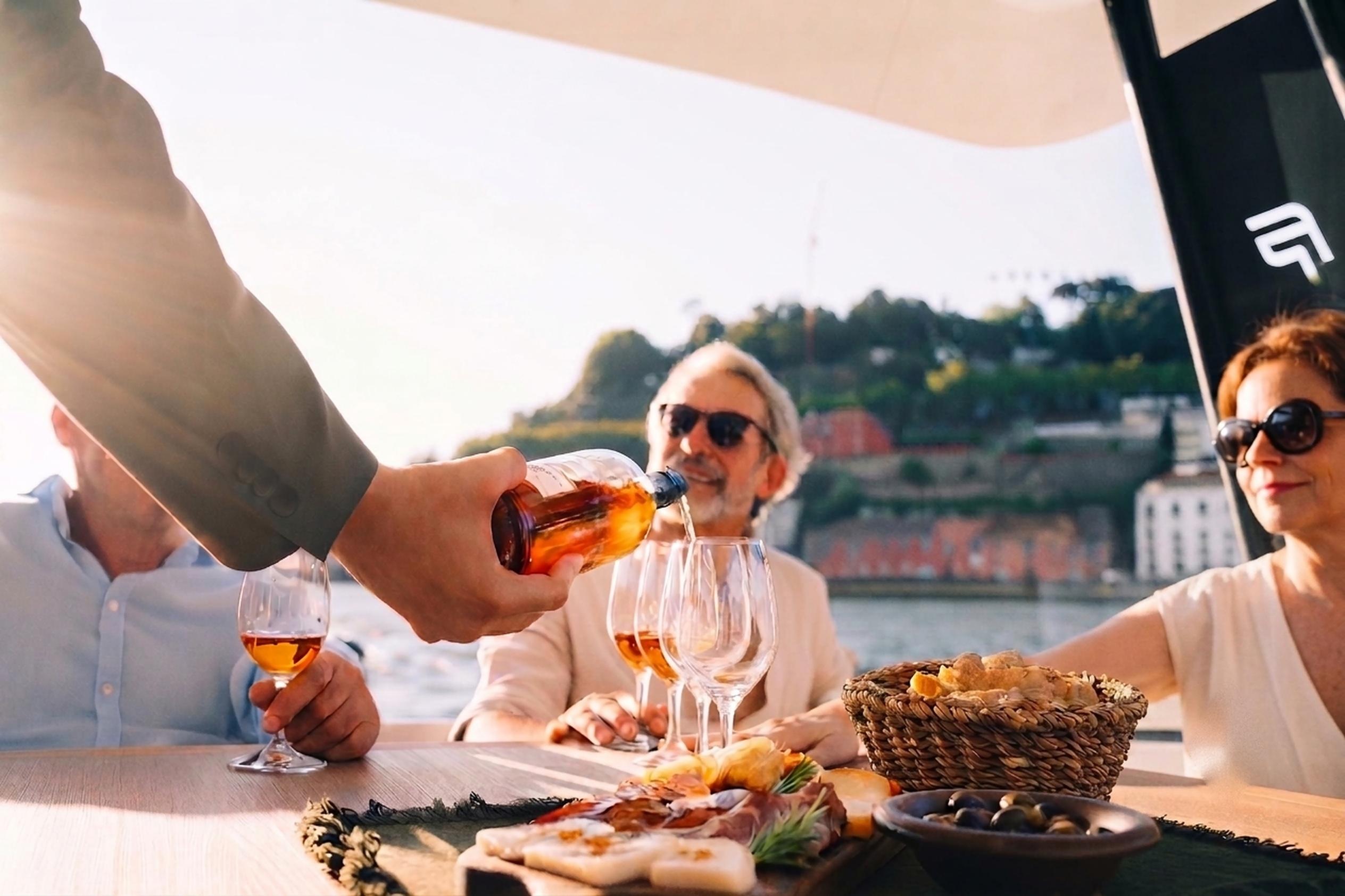 Porto 6 Bridges Luxury Catamaran Cruise with Wine