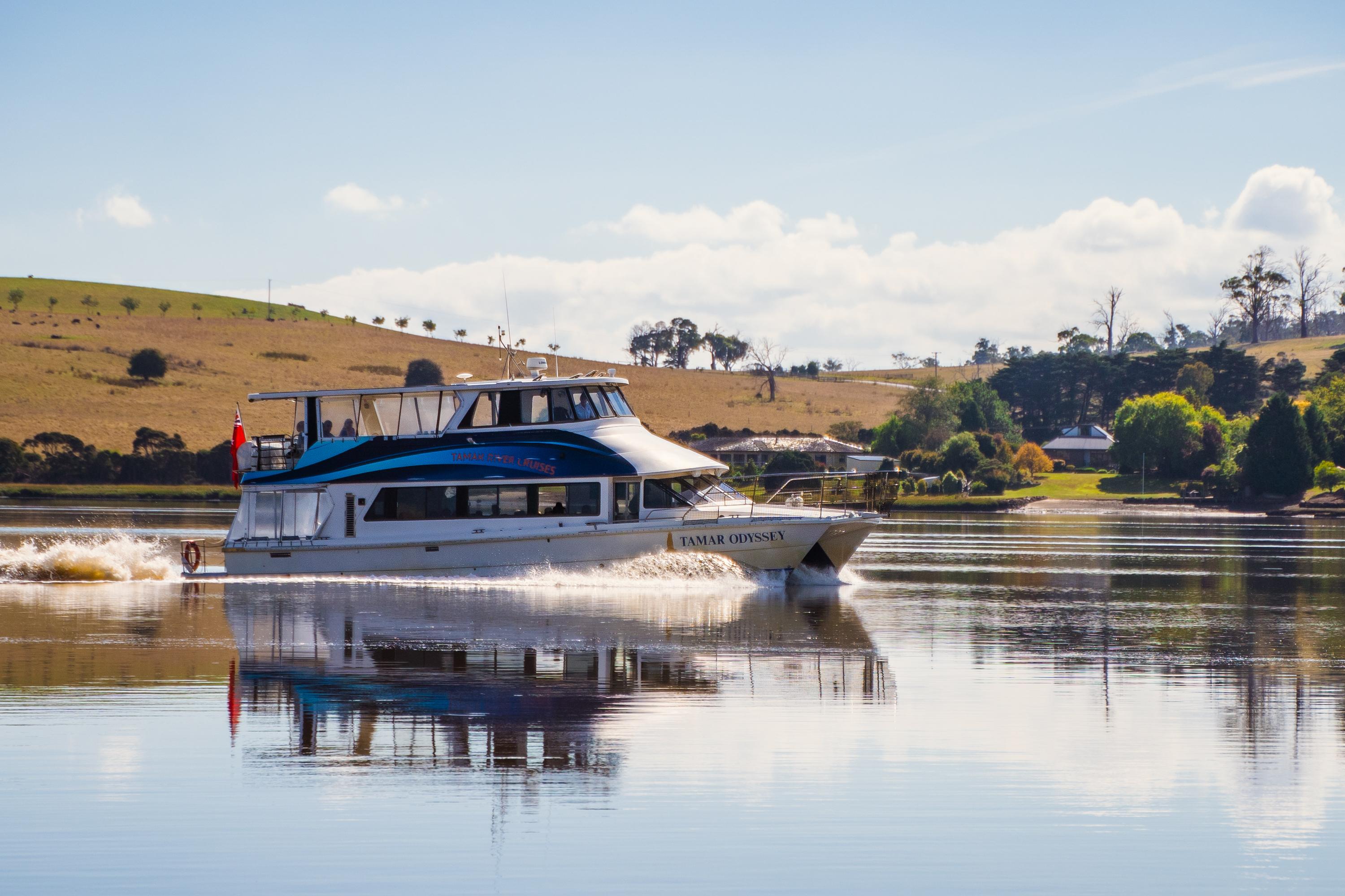 Launceston: Batman Bridge Lunch Cruise on the Tamar River