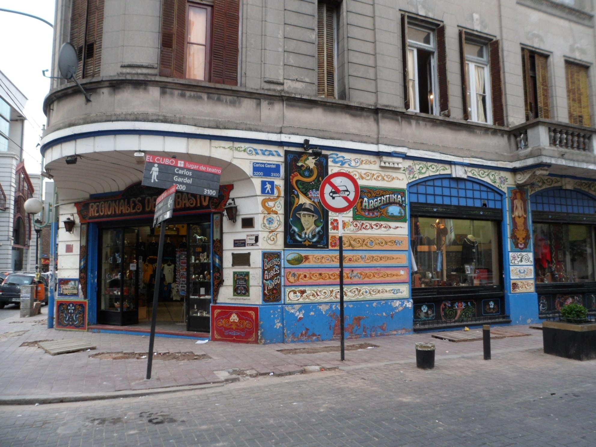 Authentic Tango Walking Tour in Almagro