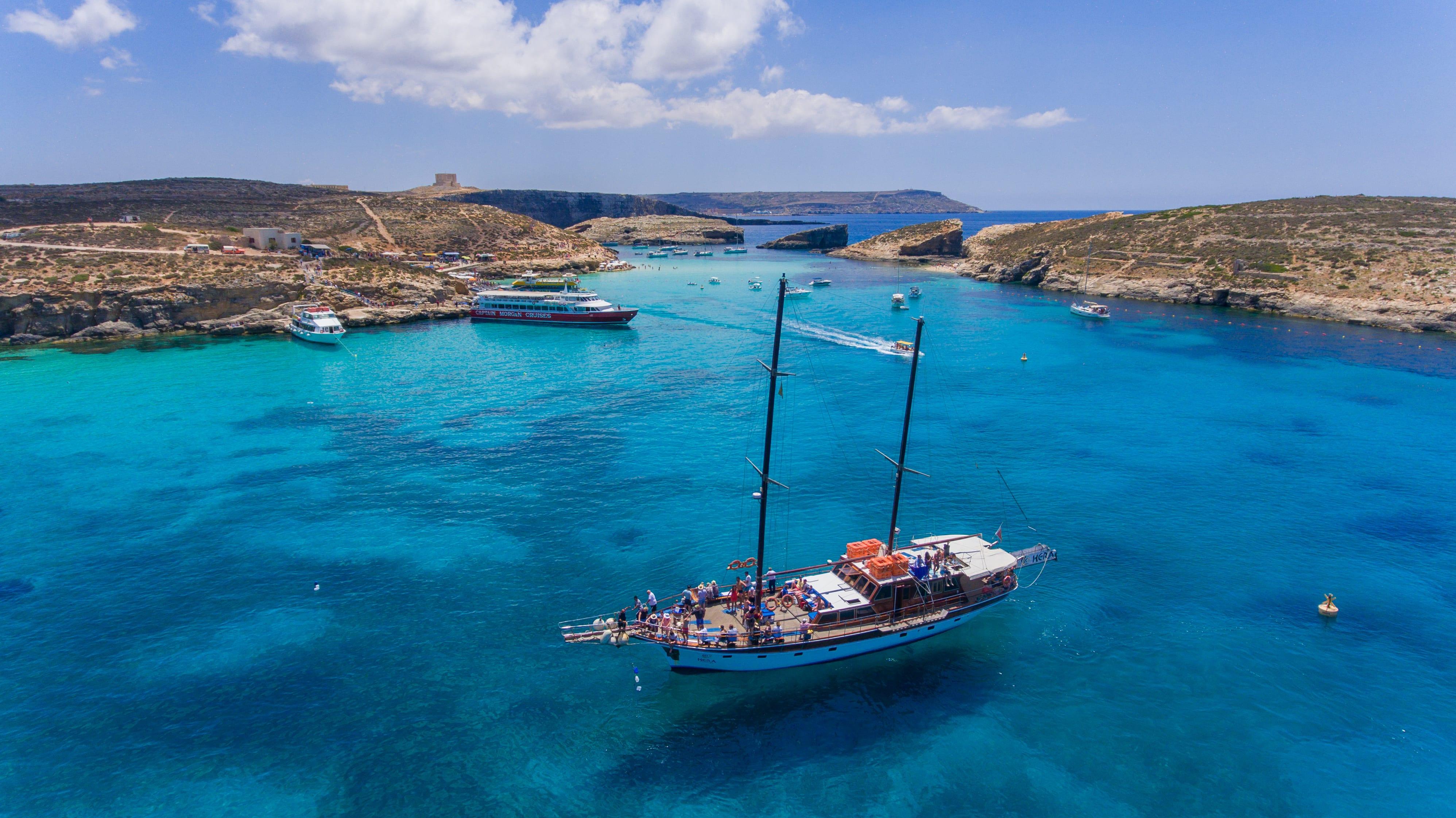 Sliema to Comino: Crystal and Blue Lagoon Cruise with Lunch