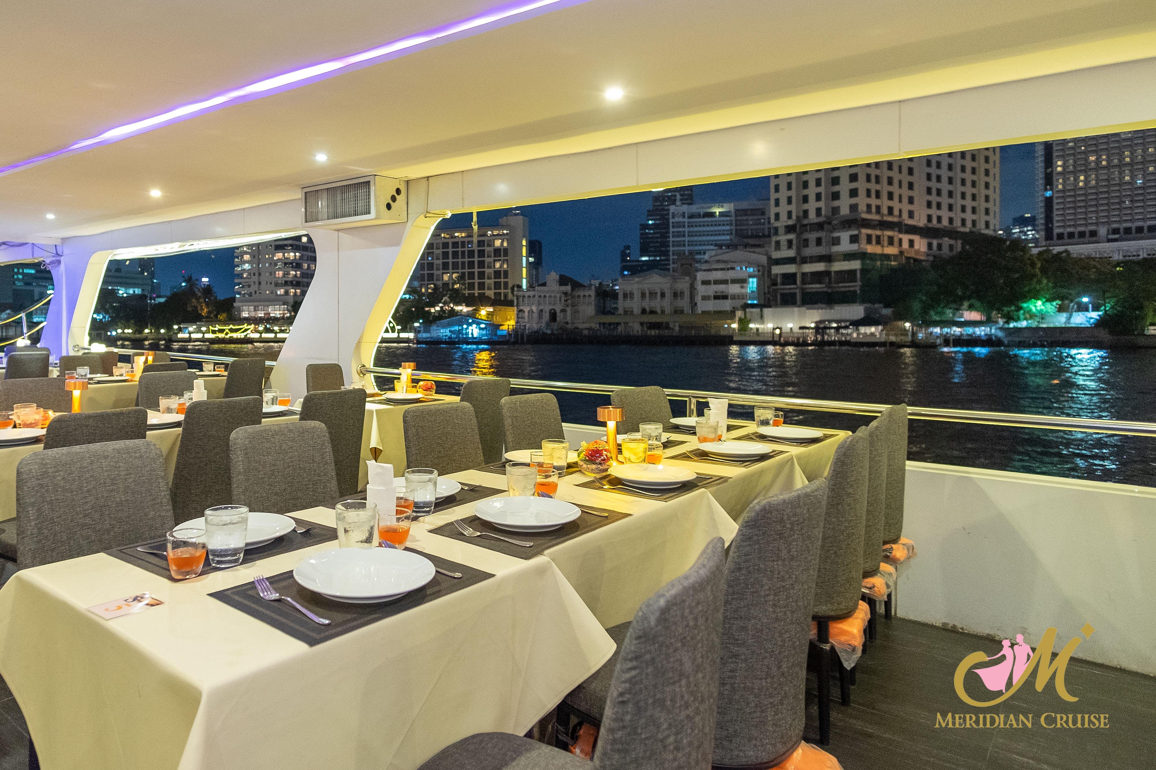 Bangkok: Chao Phraya Meridian Buffet Dinner Cruise
