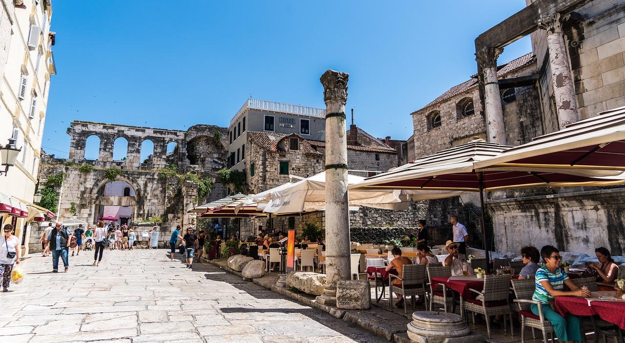 Split: Small-Group Walking Tour of Diocletian’s Palace
