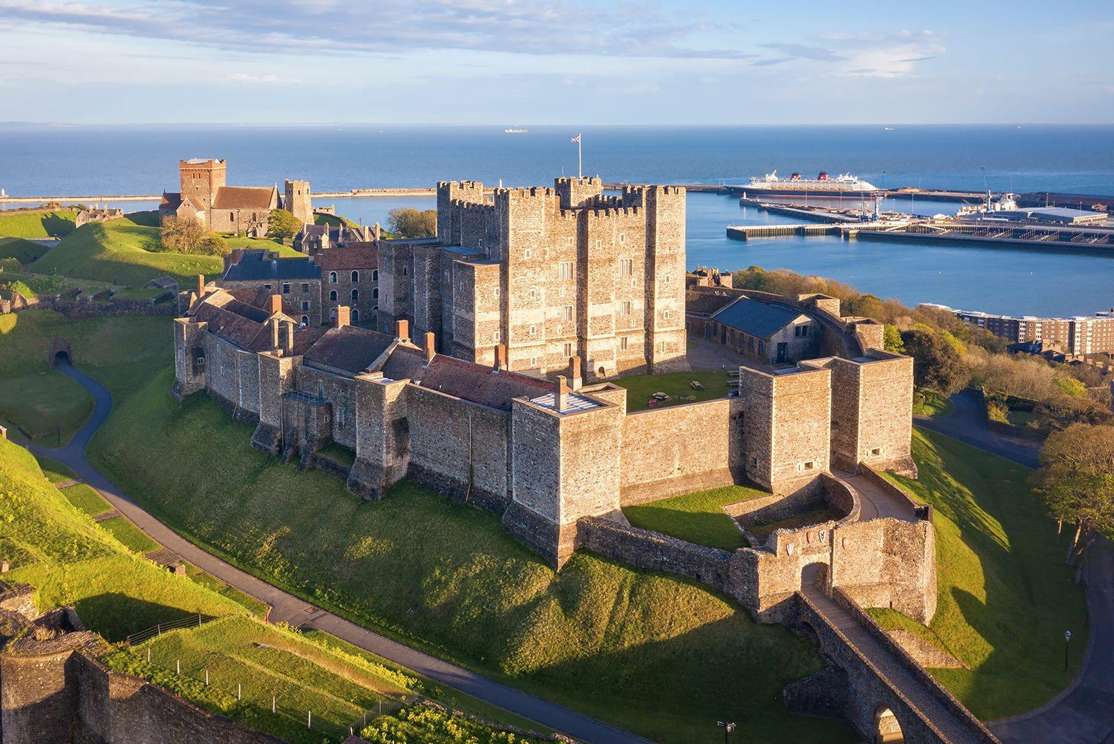 Private Kent Coastal & Castles Tour: Dover & Leeds