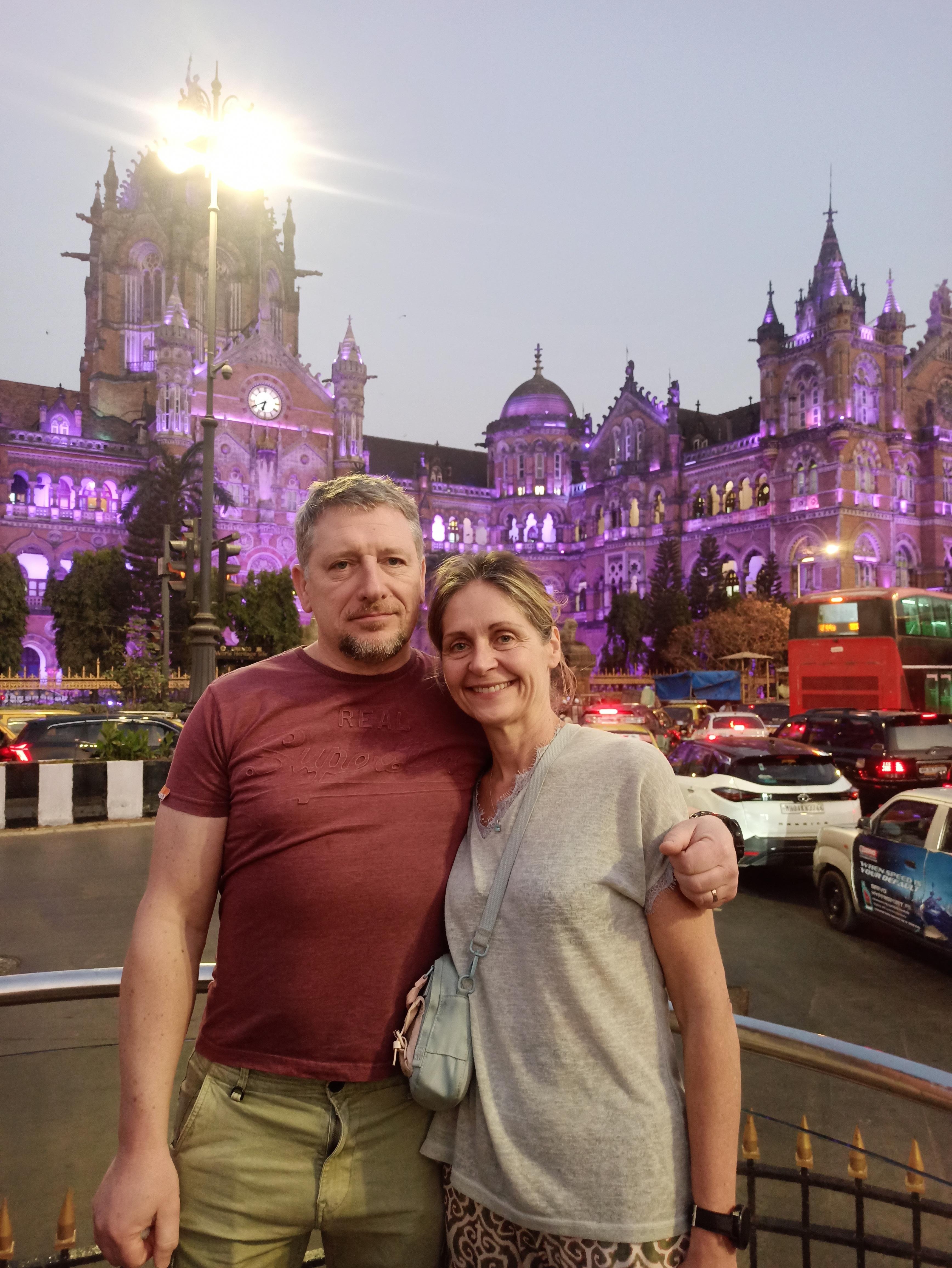 Mumbai After Dark: City Lights & Bazaar Night Tour