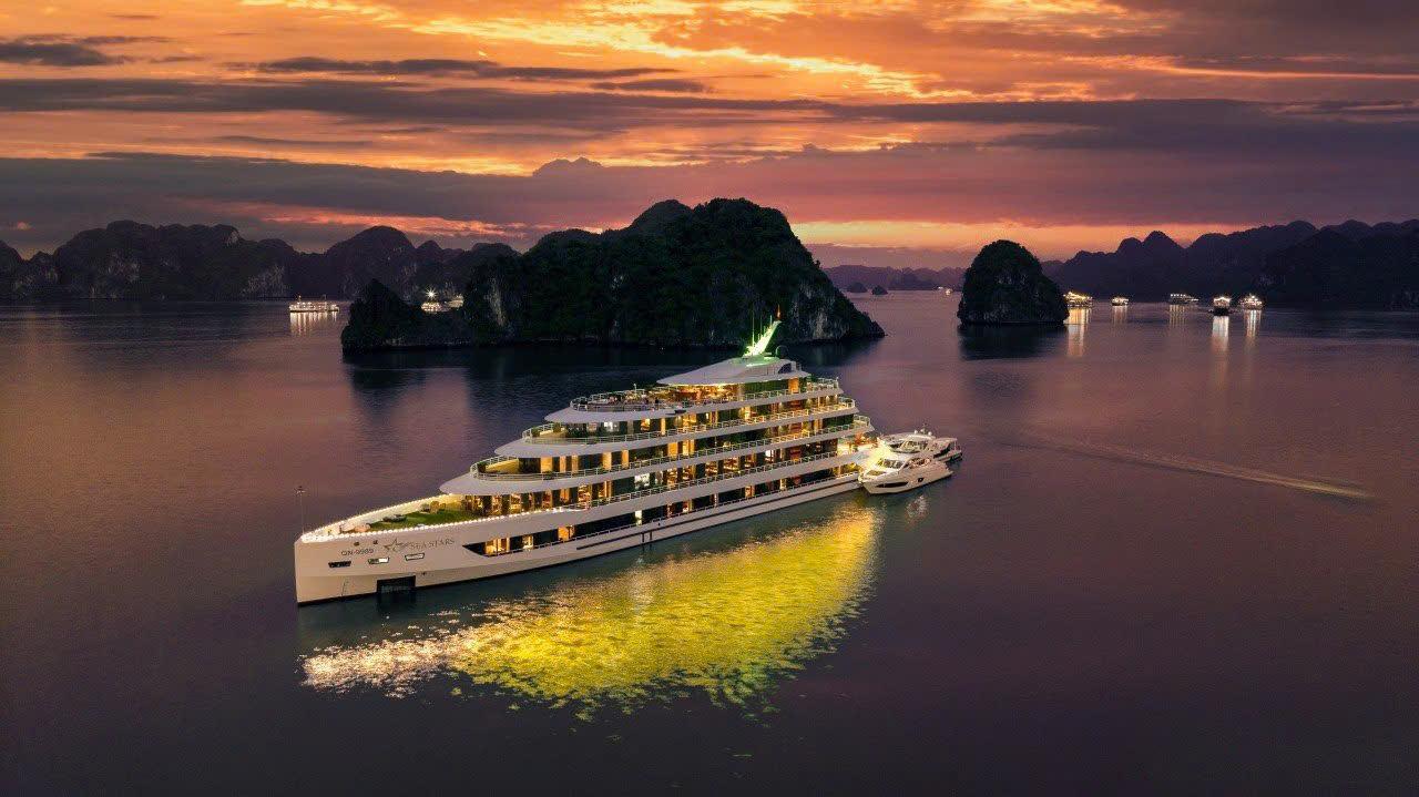 Ha Long Bay 2-Day Sea Stars Luxury Cruise with Meals