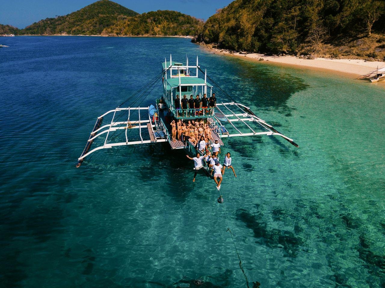 El Nido to Coron: 3-Day Island-Hopping Expedition