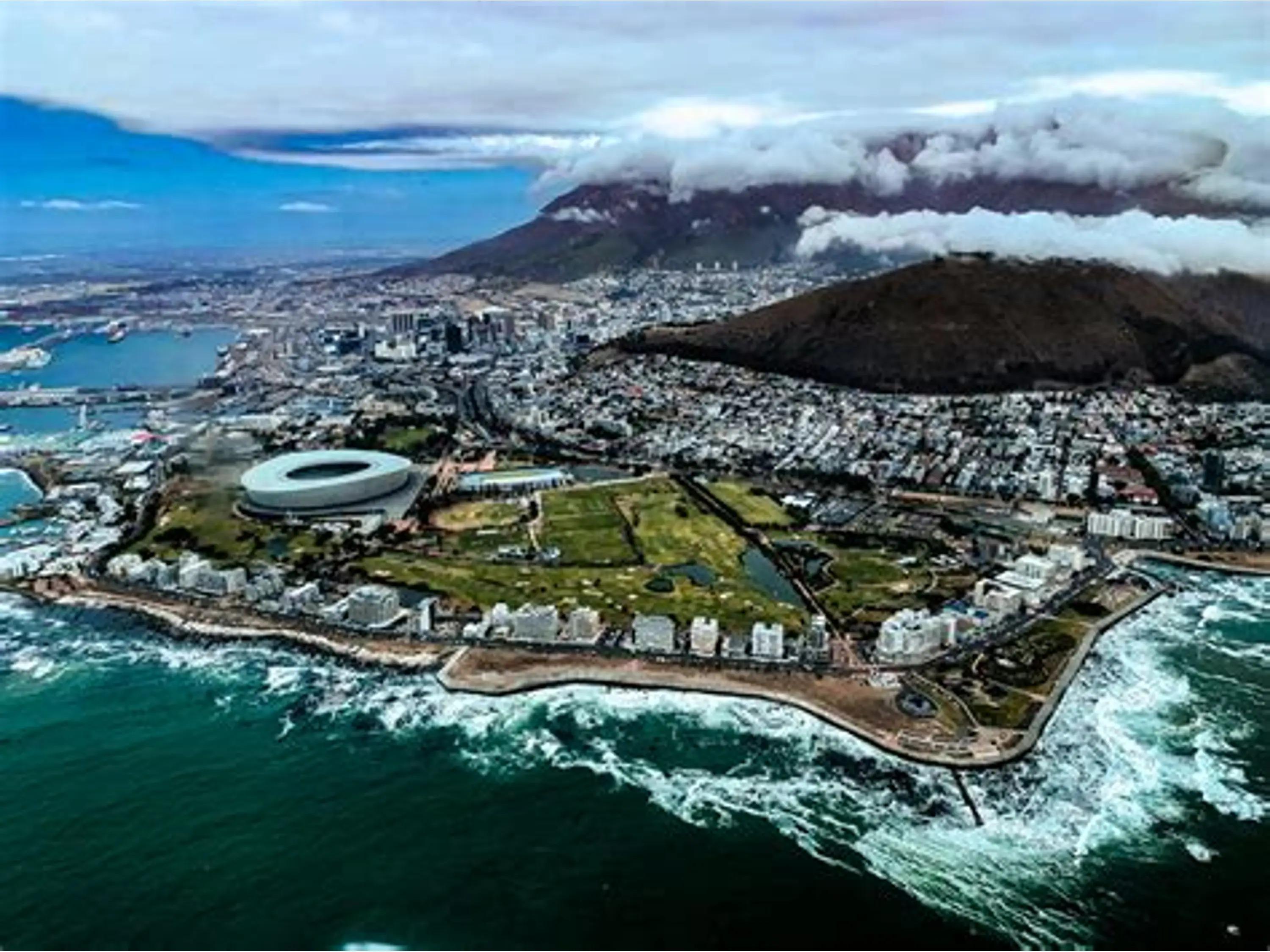 Private Cape Town Airport Transfer with AI-Guided City Introduction