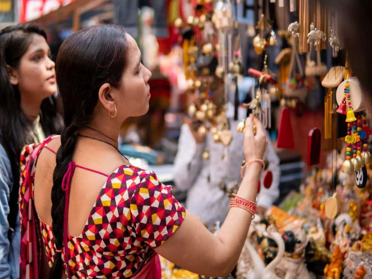 Delhi Personal Shopping Tour with Local Female Expert