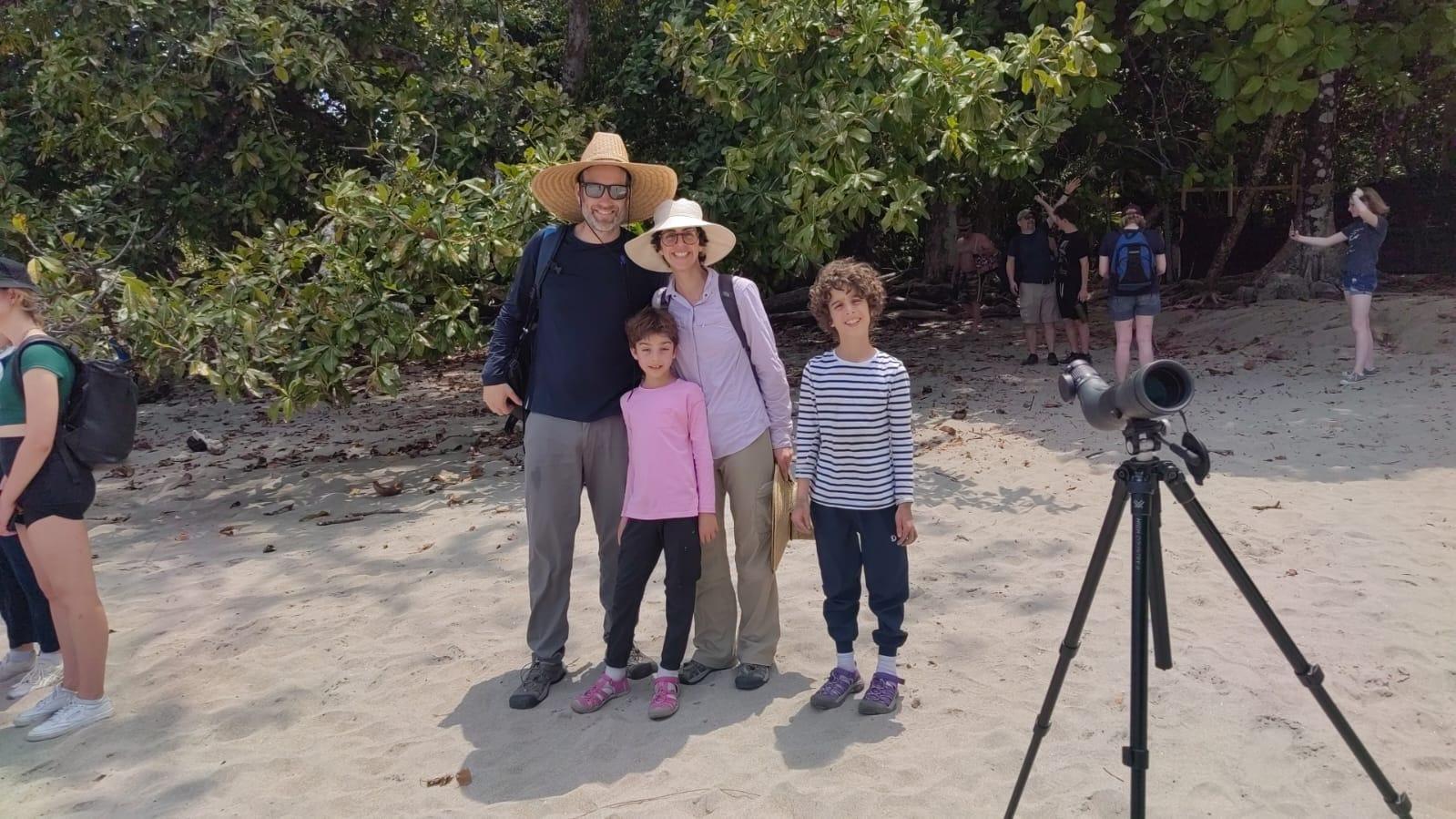 Manuel Antonio National Park: Wildlife Guided Tour with Entrance Fee