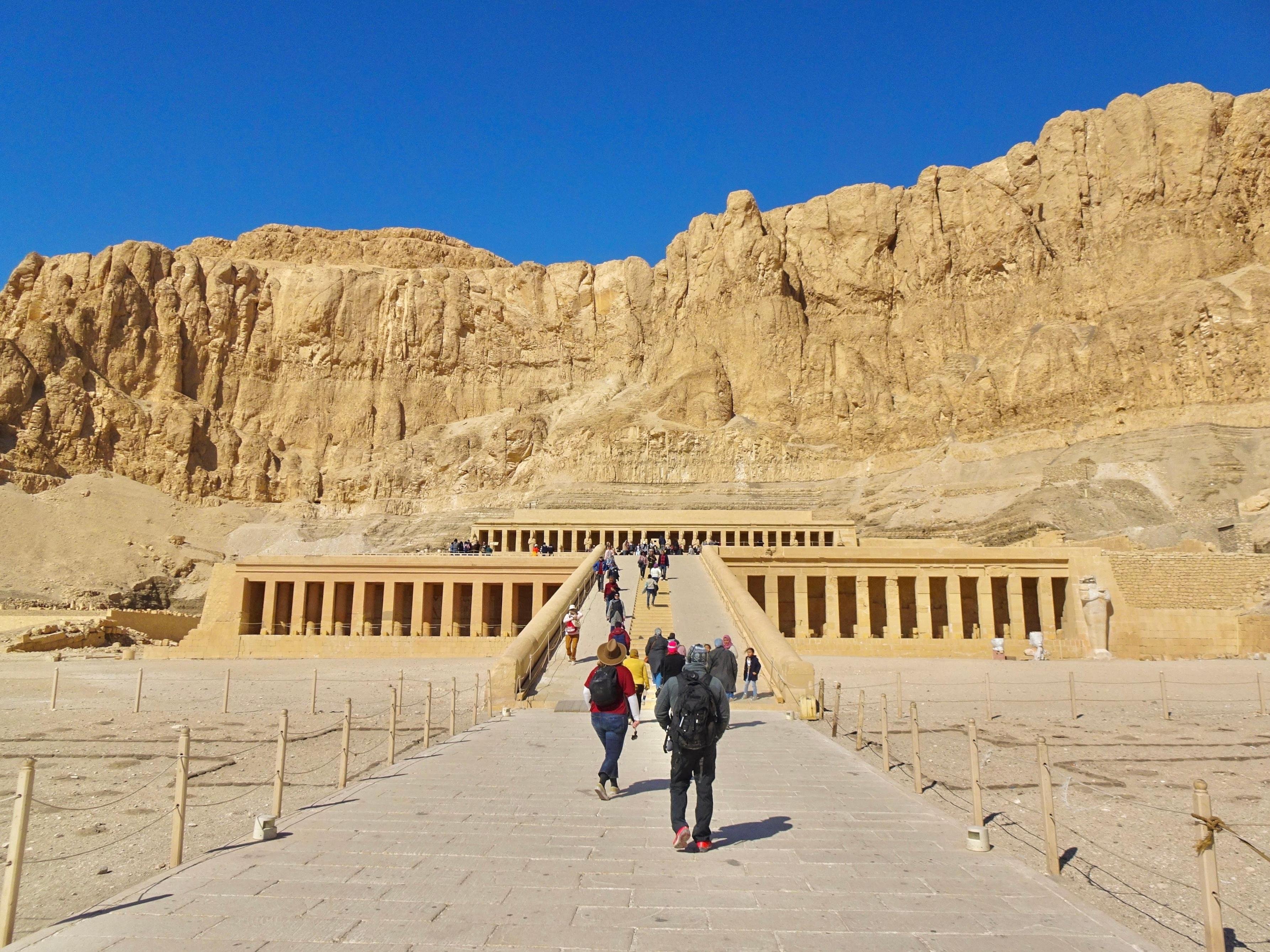 Hurghada to Luxor: Valley of Kings, Karnak Temple & Tutankhamun's Tomb