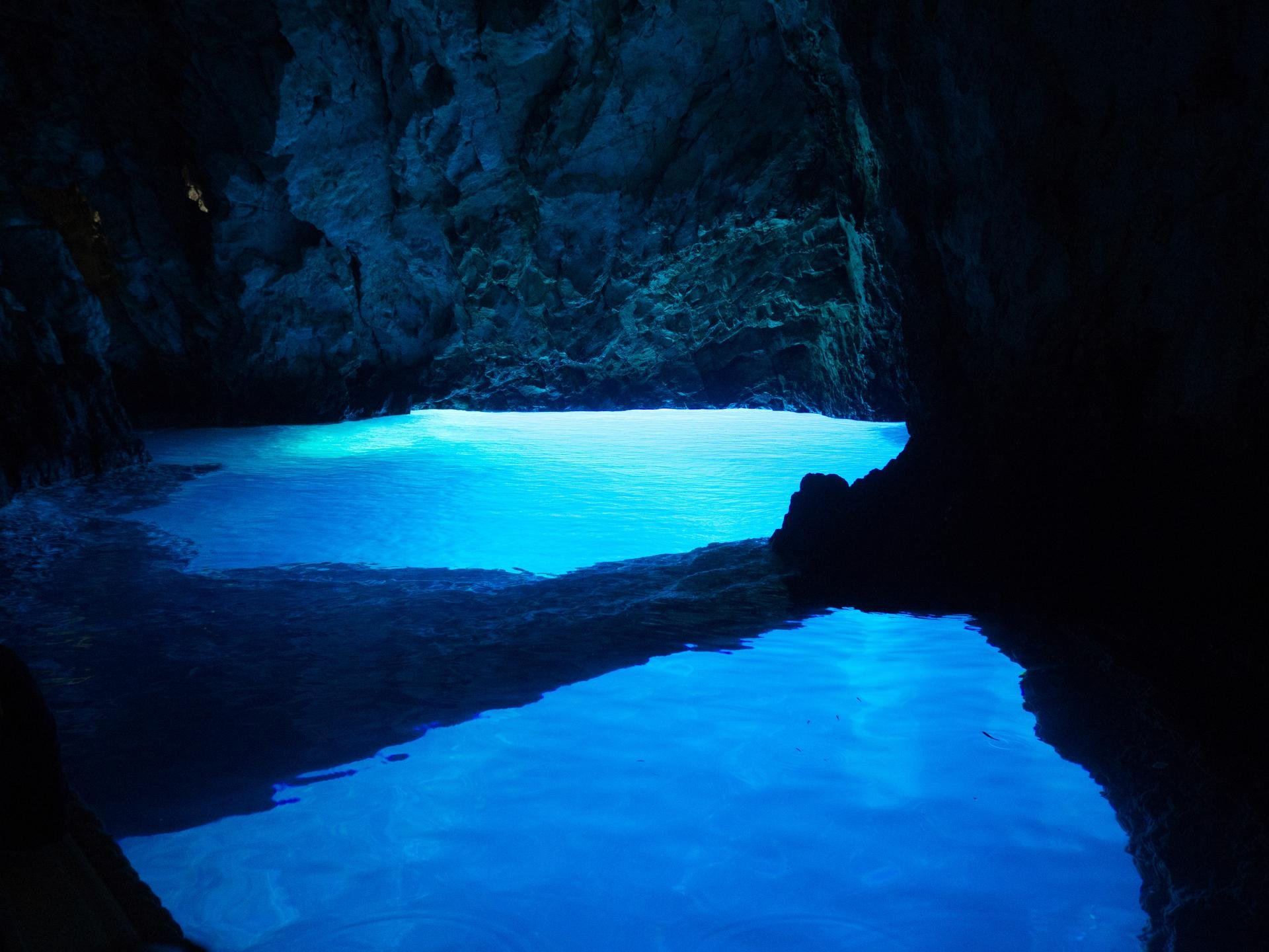 Private Croatian Islands Speedboat Expedition: Blue Cave & Hvar
