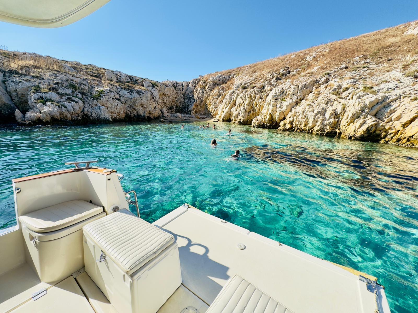 Calanques Cruise with Swimming & Optional Paddleboarding