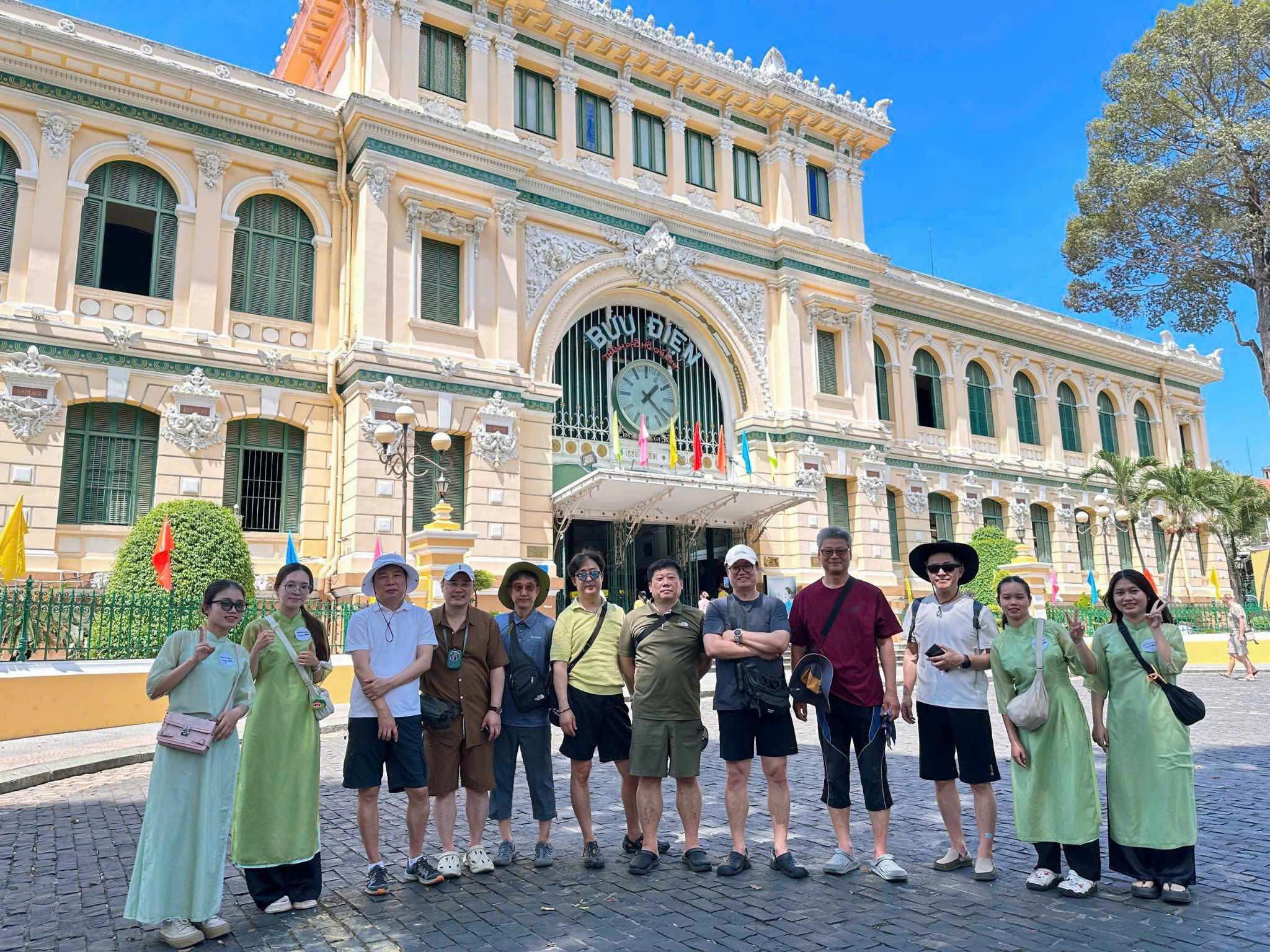 food tour in Saigon — photo 1