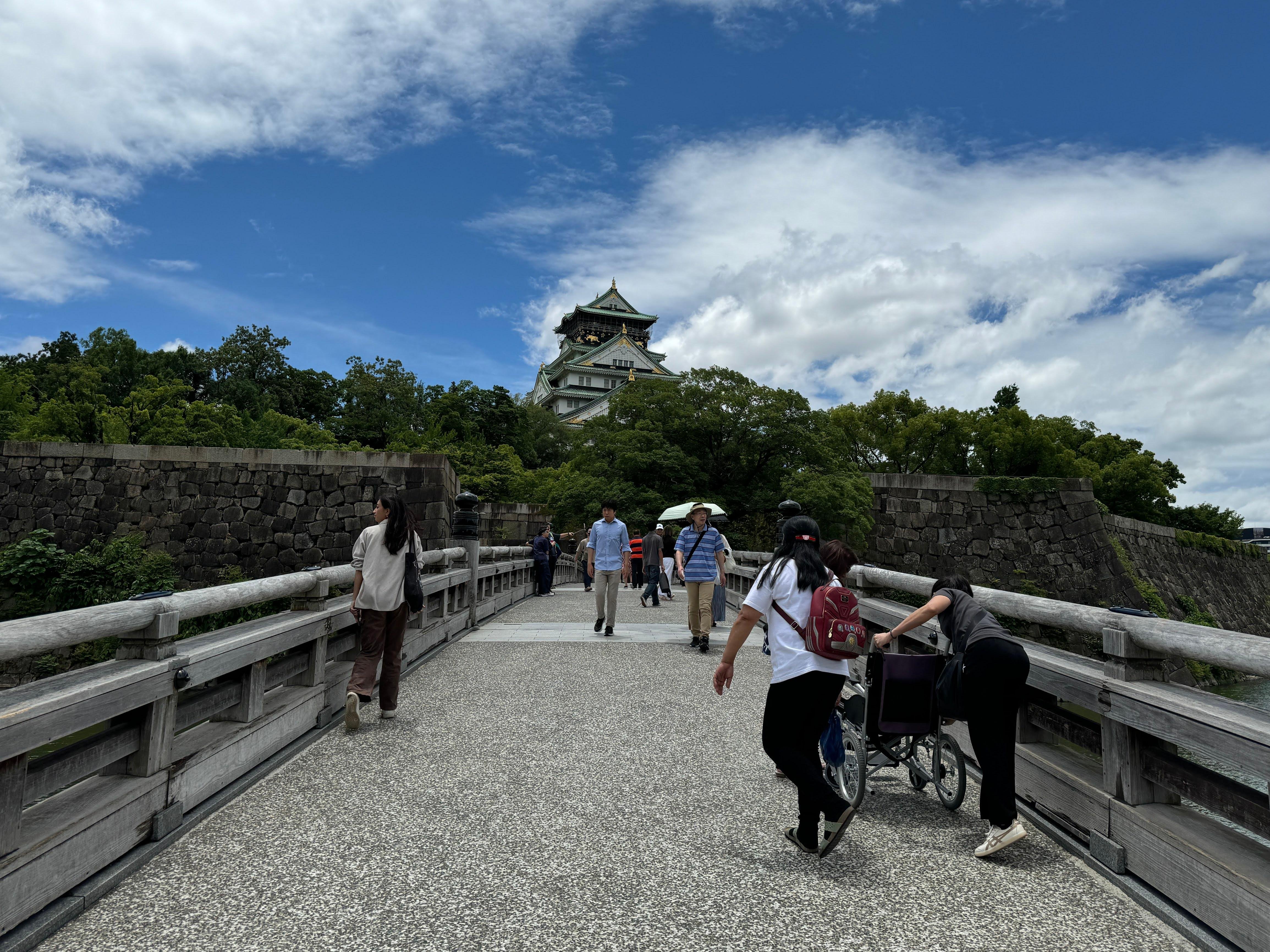 Osaka Highlights: Castle, Sky Building & Street Food Districts
