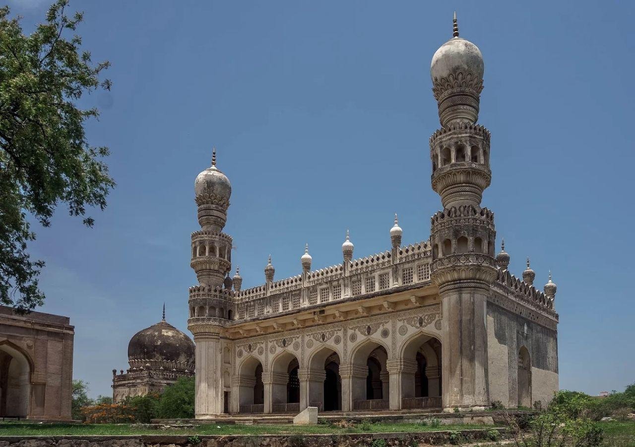 Comprehensive Hyderabad Heritage: Full & Half-Day Private Tour