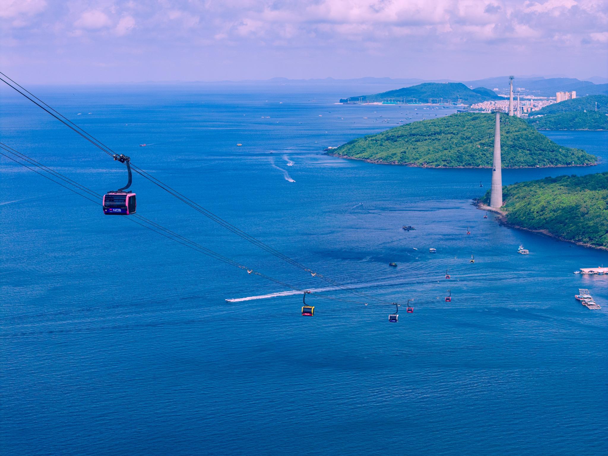 Hon Thom Cable Car, Aquatopia Water Park & Kiss Bridge Full-Day Tour