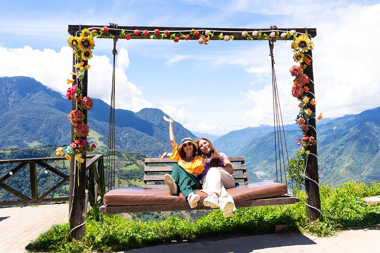 Quito to Baños & Pailón del Diablo Waterfall Full-Day Tour