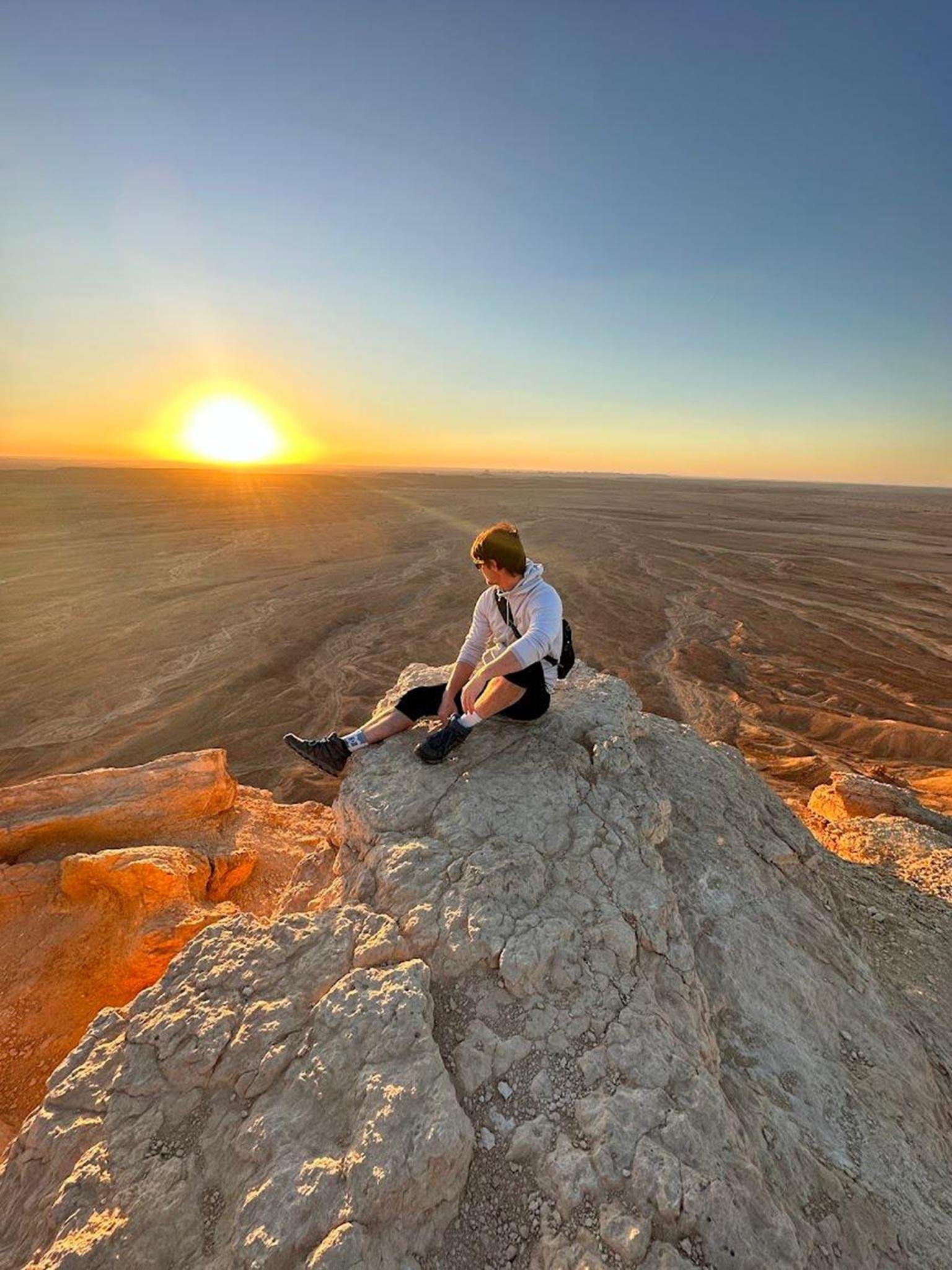 Edge of the World 4x4 Desert Expedition & Stargazing