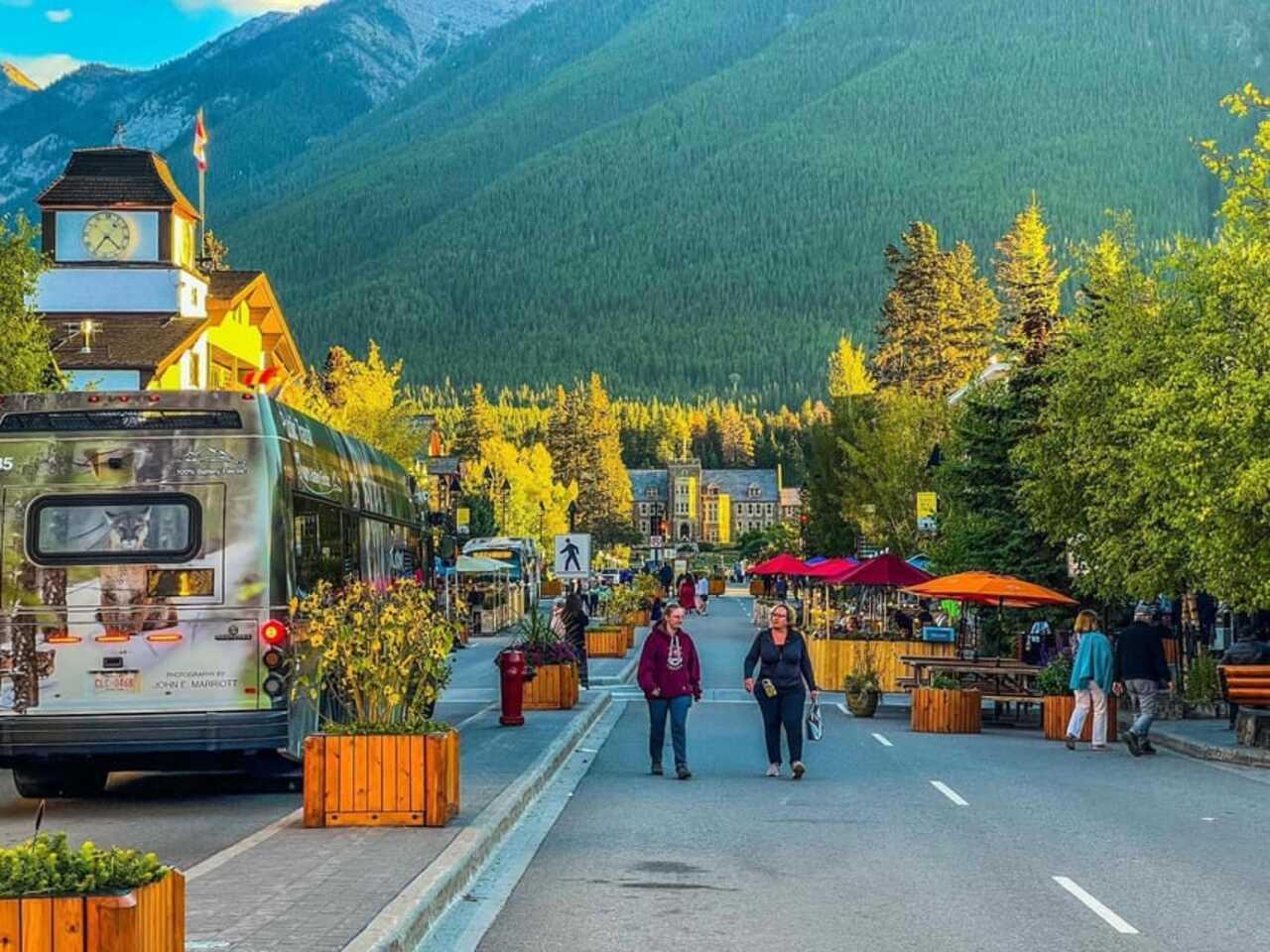 Banff & Yoho National Parks Full-Day Scenic Tour