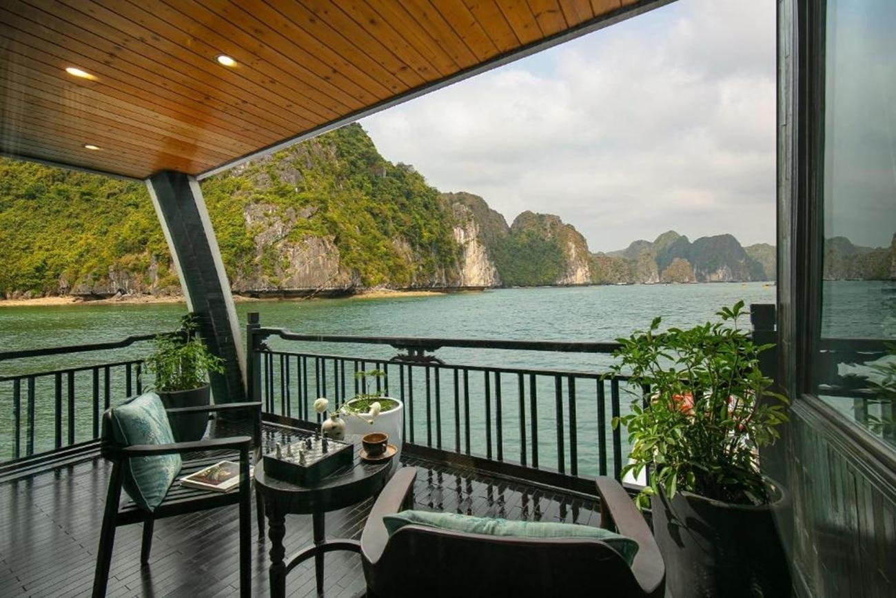 Ha Long & Lan Ha Bay 3-Day Cruise with Private Balcony