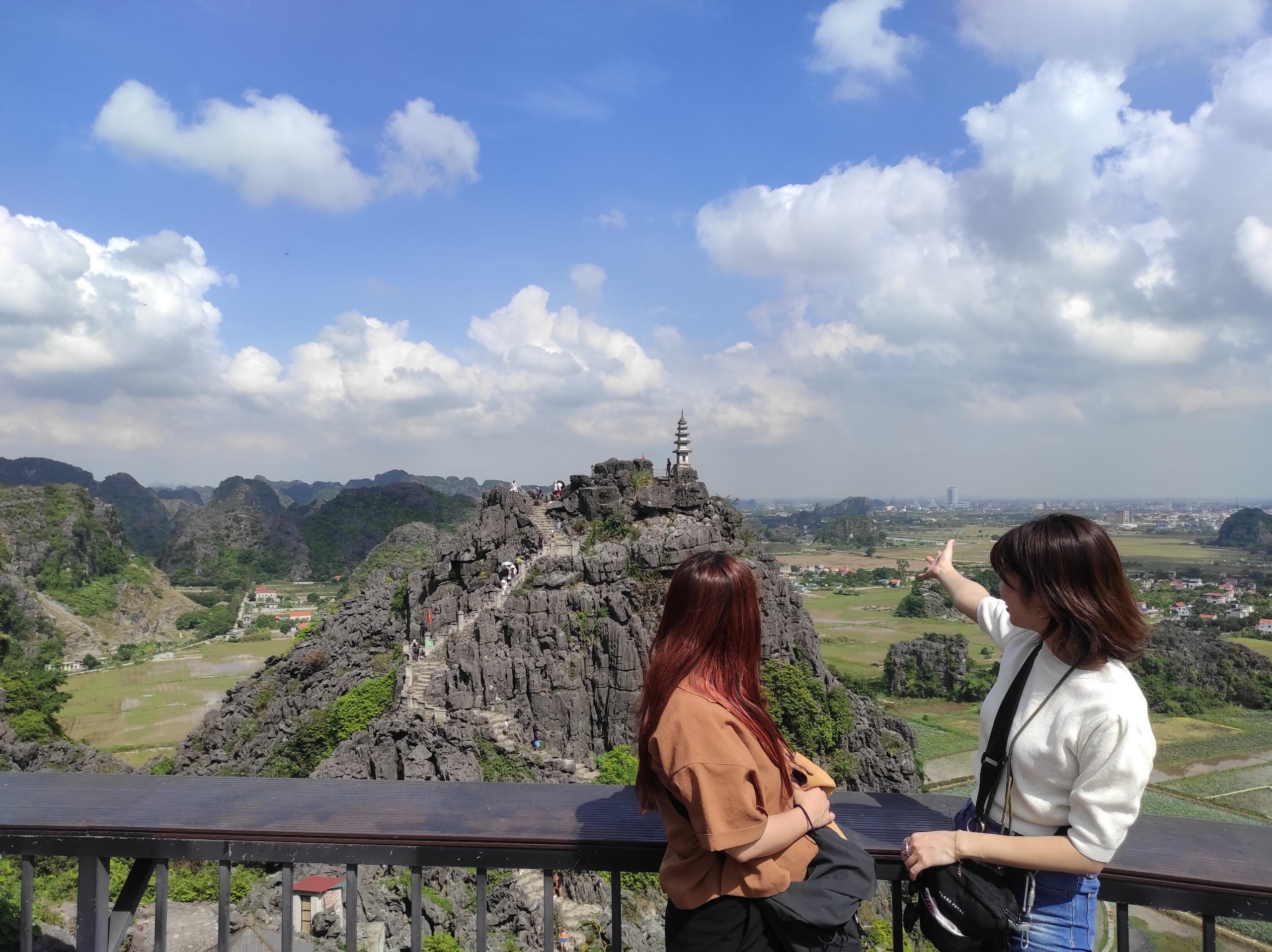 2-Day Ninh Binh Escape from Hanoi: Caves, Cycling & Culture