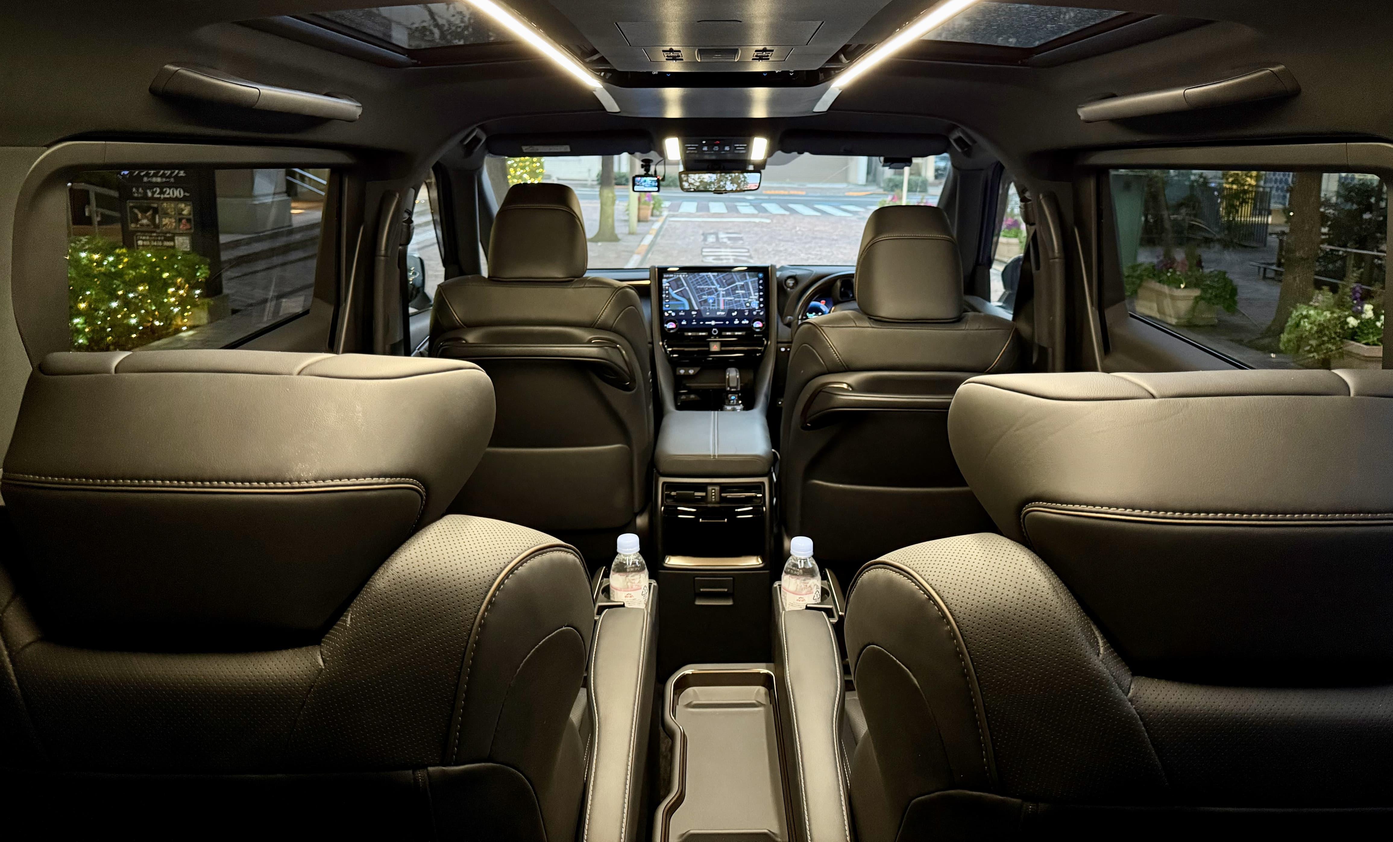 Haneda Airport Private Luxury Transfer To/From Tokyo City