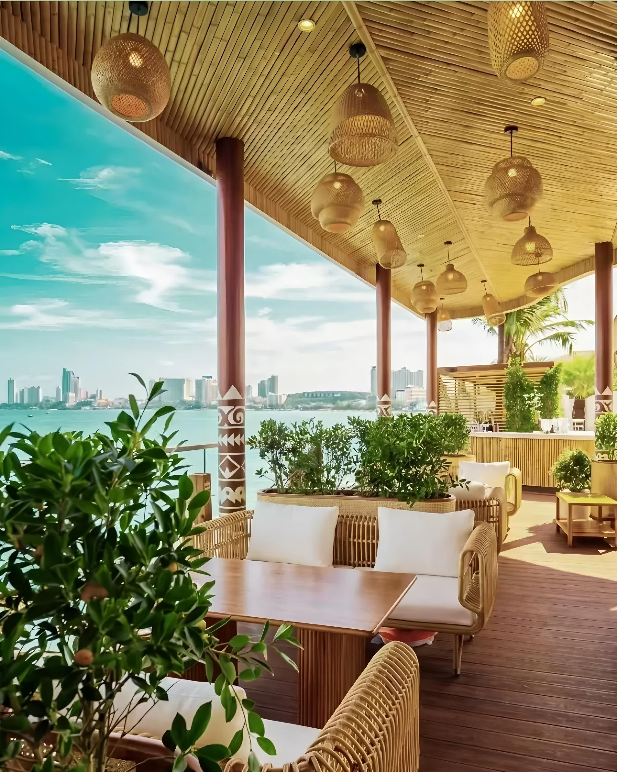 Sina Beach Floating Club: Pattaya Day Pass