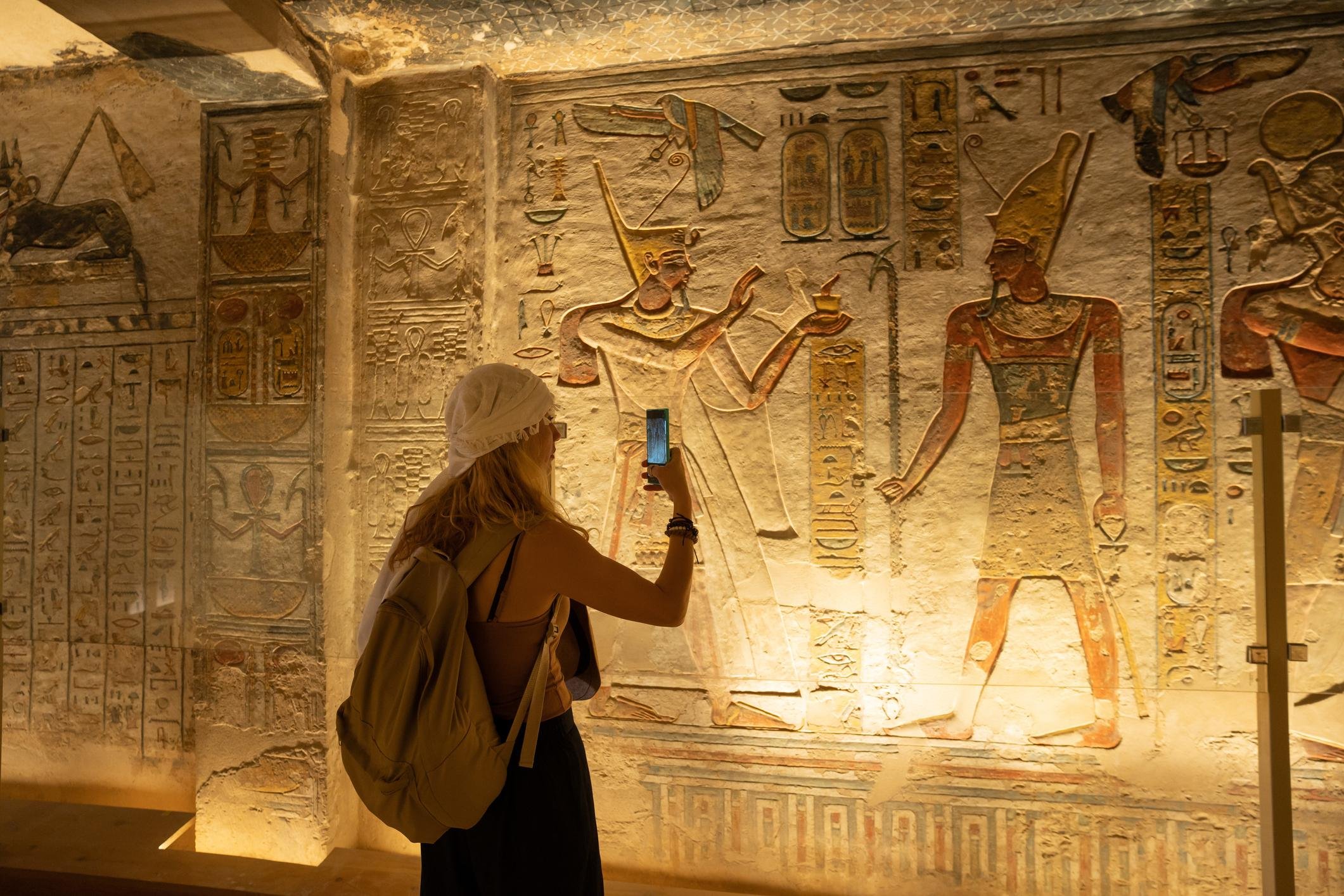 Hurghada to Luxor: Valley of Kings, Karnak Temple & Tutankhamun's Tomb