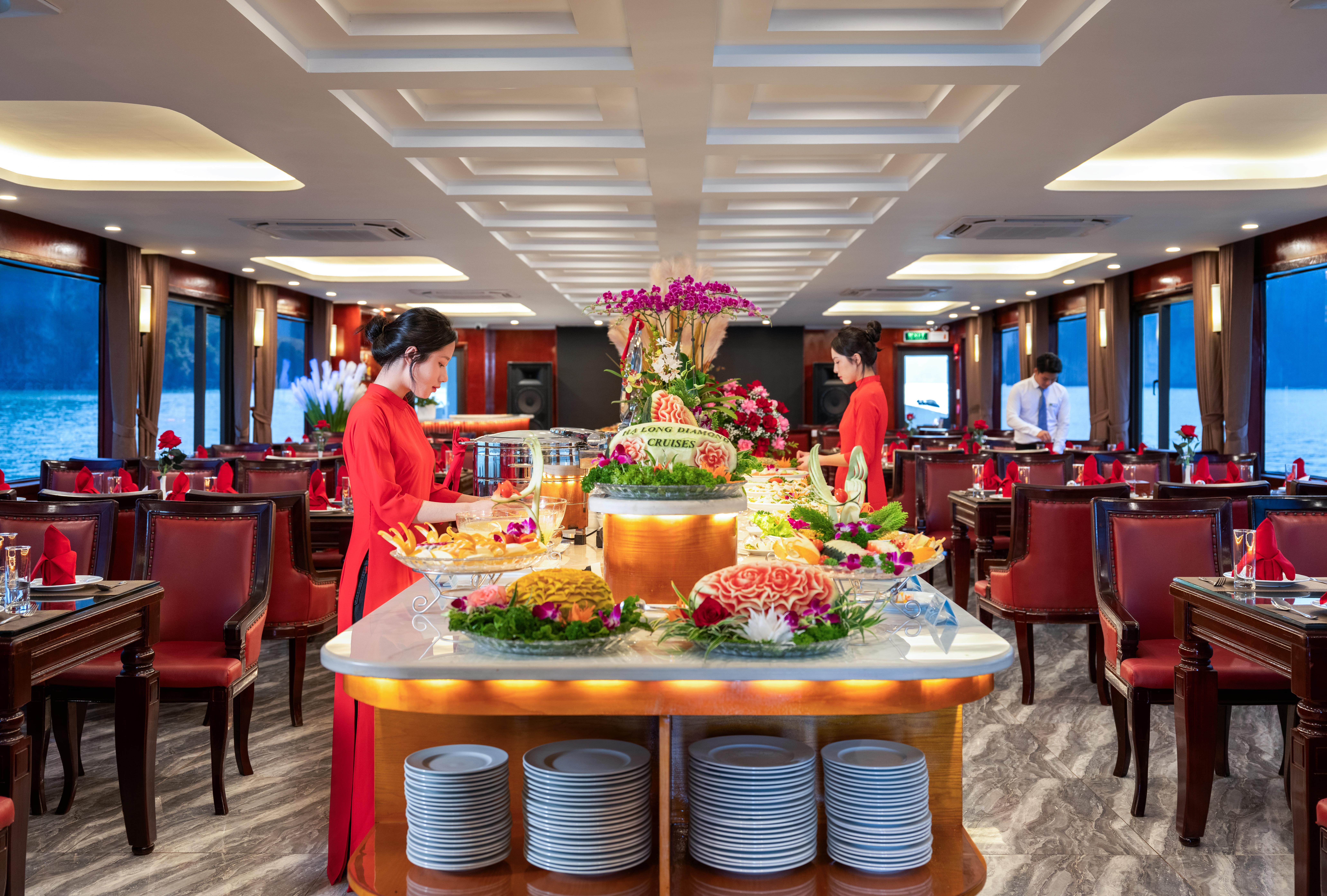 Ha Long Bay Full-Day Luxury Cruise from Hanoi